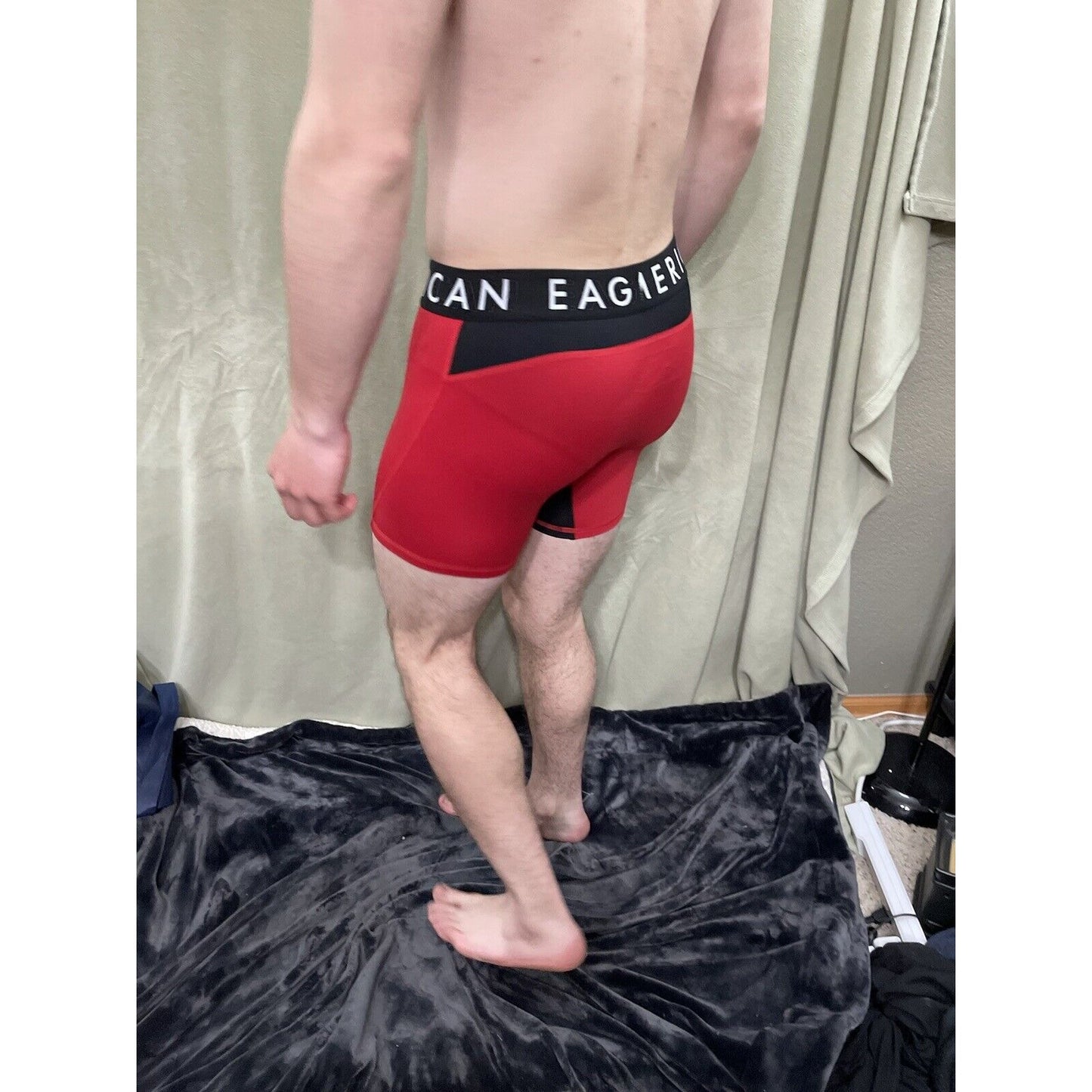 Men’s Red American Eagle Flex Mesh Compression Shorts Medium New