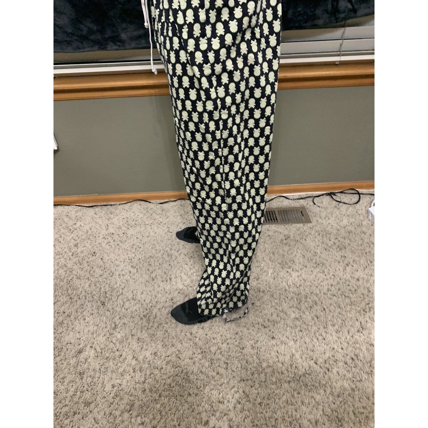Old Navy Sleepwear Pirate / Skull & Cross Bones Large