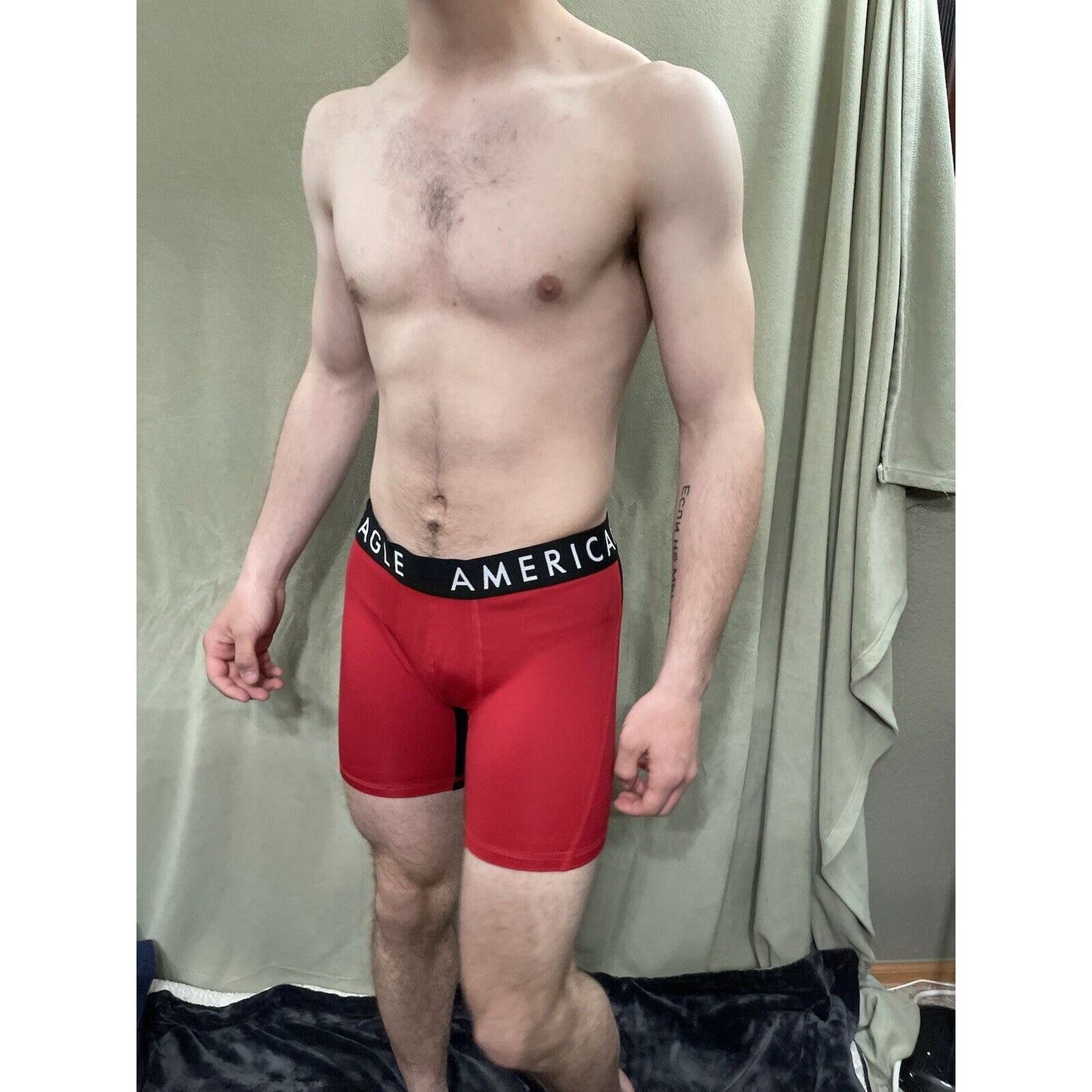 Men’s Red American Eagle Flex Mesh Compression Shorts Medium New