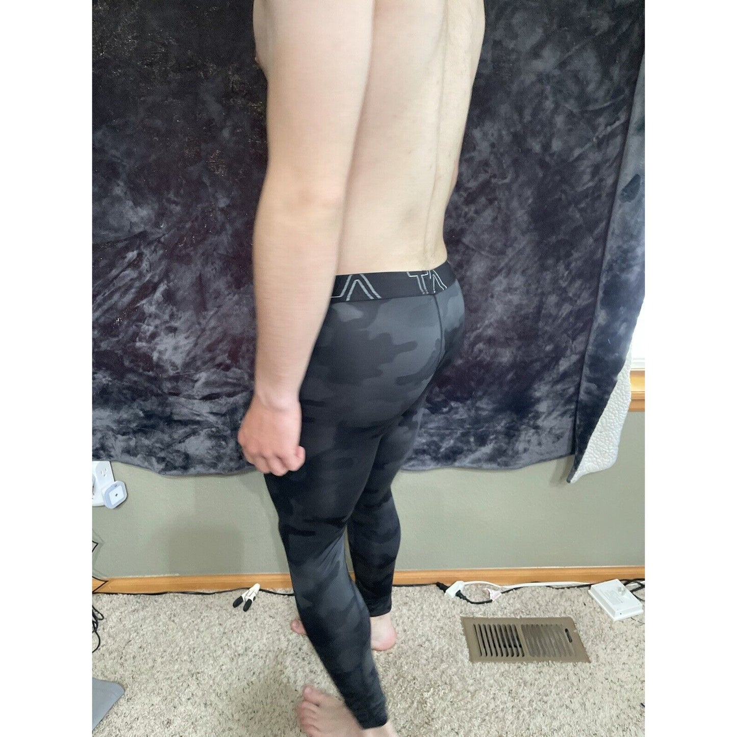 Men’s Medium Dark Gray Camo TSLA Base Layer Compression Pants