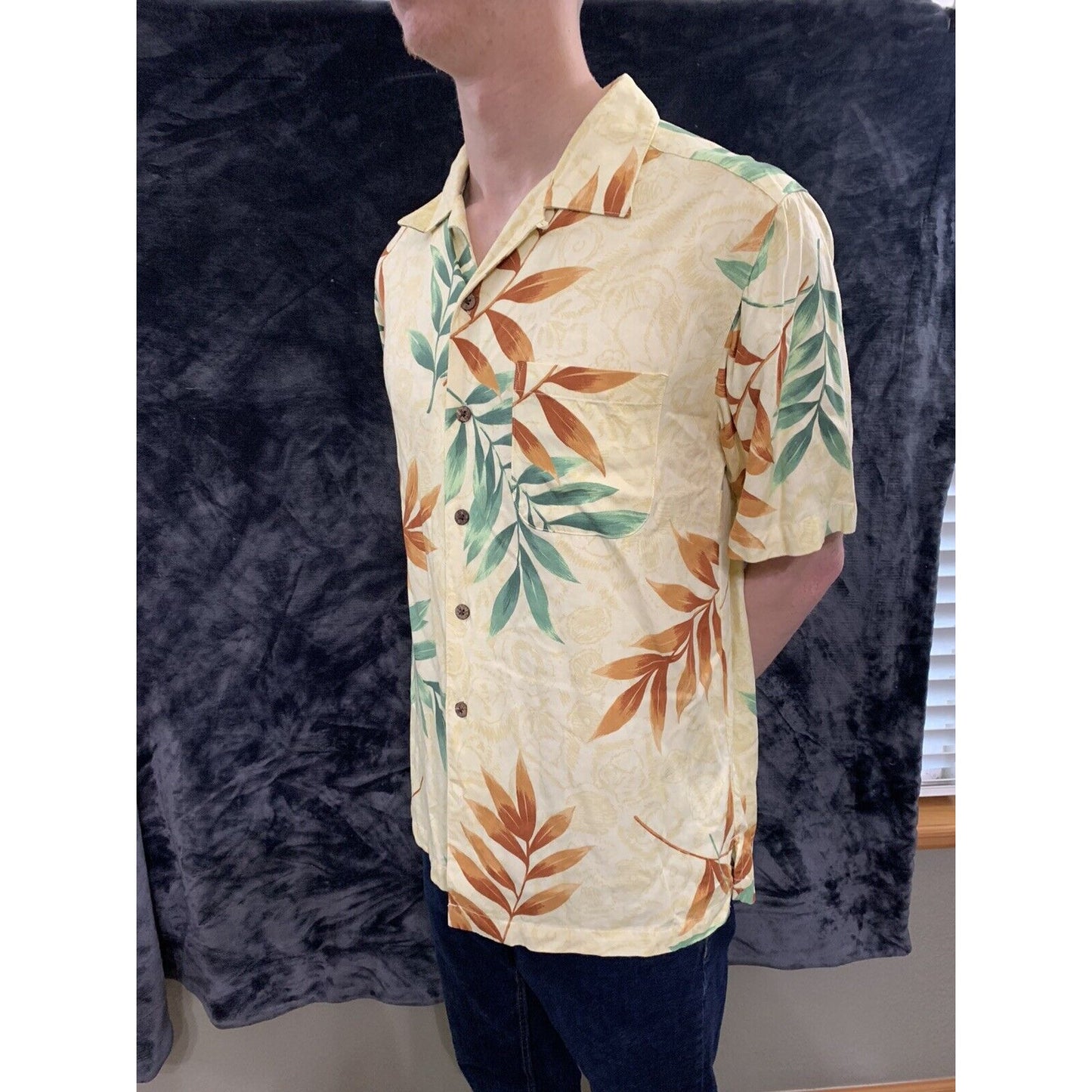 Havana Jacks Cafe Hawaiian Shirt Medium Beige Palms Floral