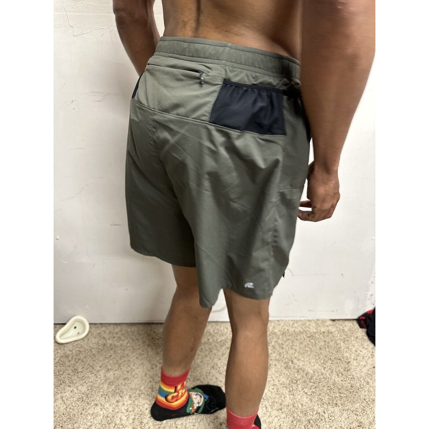 Men’s Large Road Runner Sports Grayish Olive Green Athletic Shorts