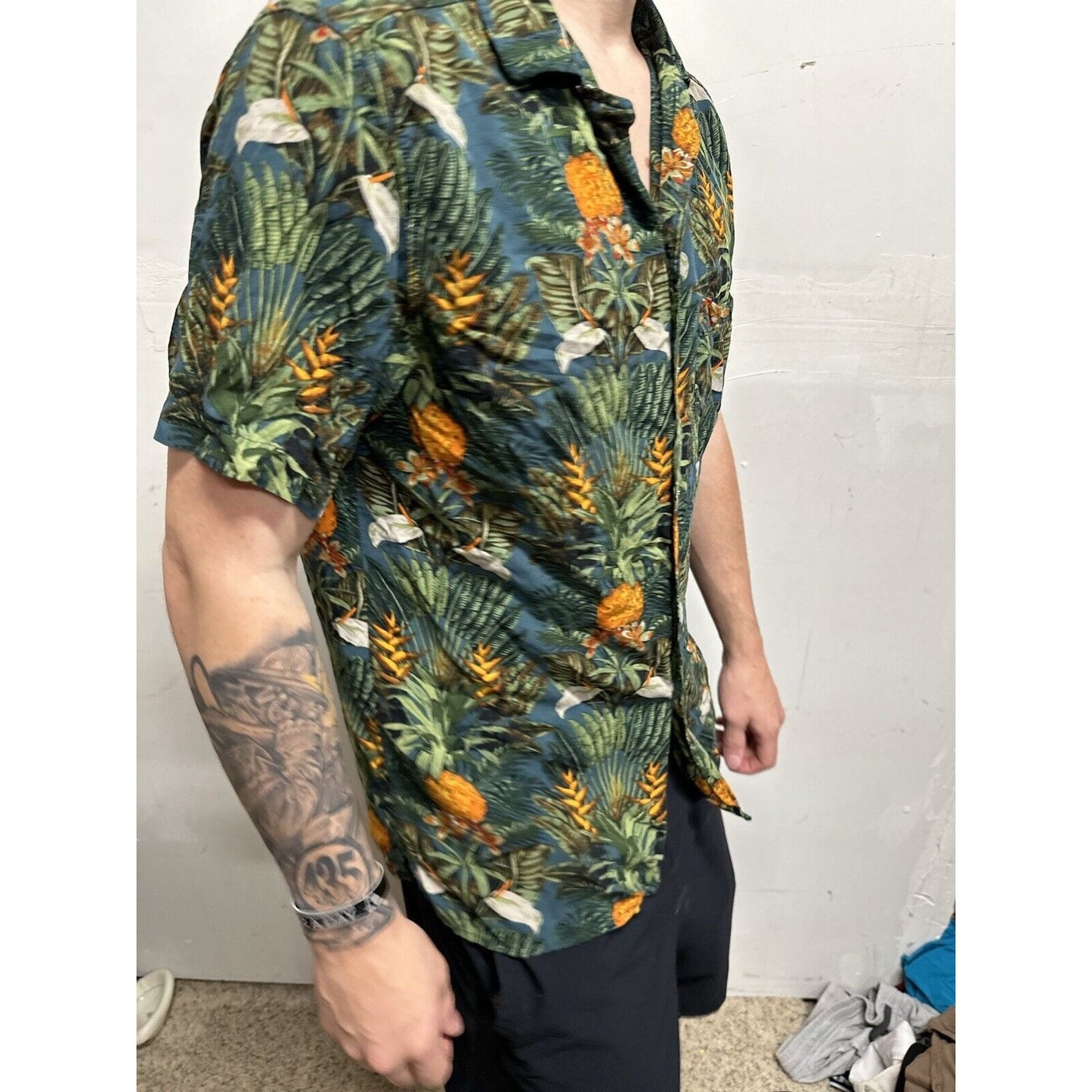 Men’s Medium Goodfellow Tropical Hawaiian Shirt Button Up Short Sleeve