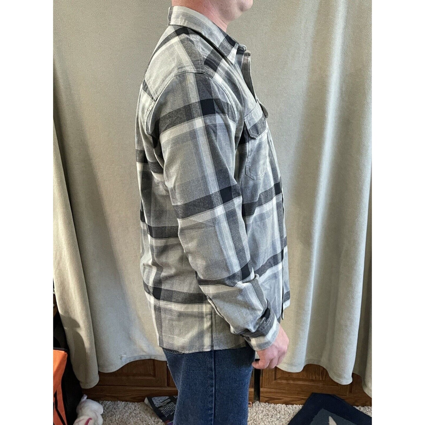 Eddie Bauer Men's Favorite Flannel Classic Fit Black/Gray Large