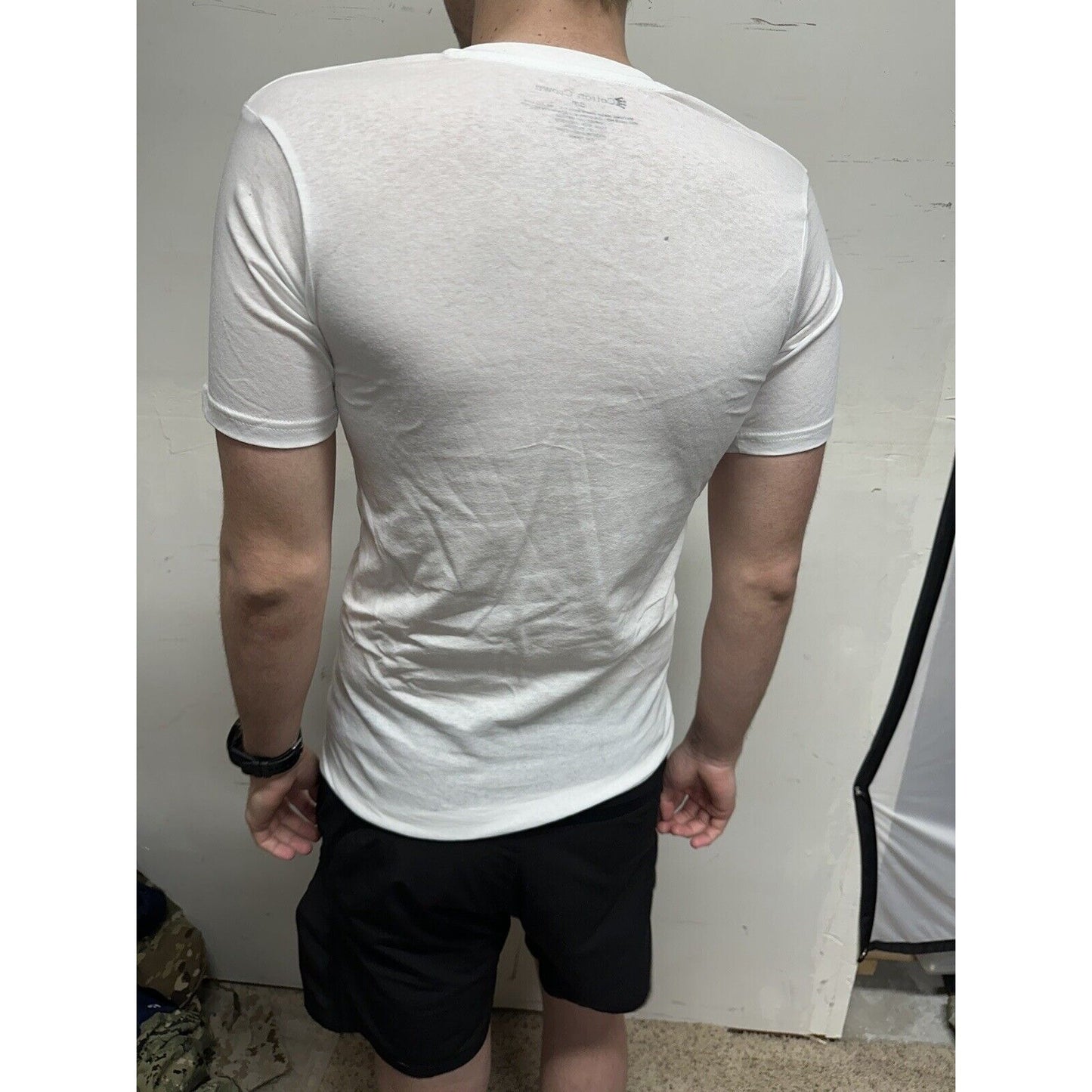 Men’s Small White Cotton Crown V-neck T-shirt