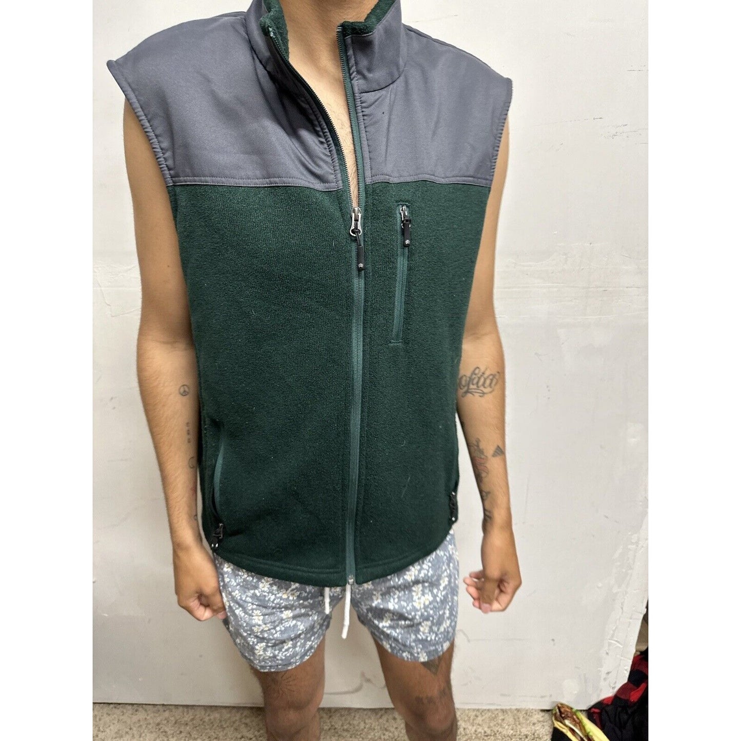 Men’s Large Green Solaris Sleeveless Vest Full Zip