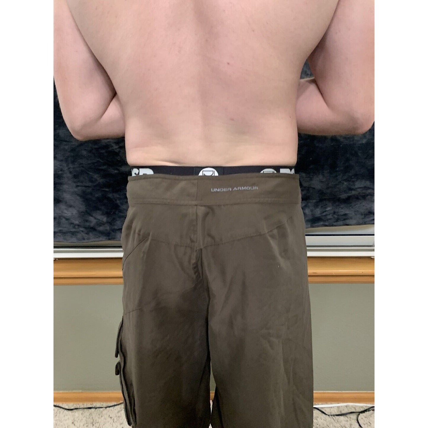 Men’s Under Armour Dark Brown Board Shorts Size 34