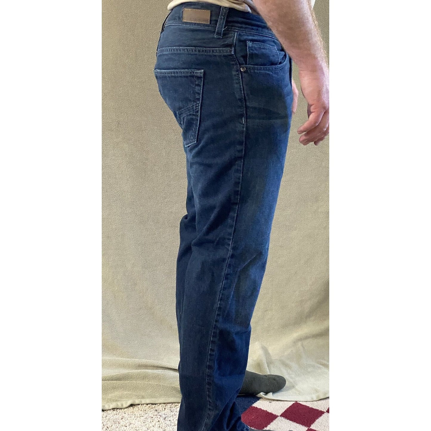 DKNY Men's size 34x30 Dark-wash Blue Relaxed Fit Cotton Denim Jeans