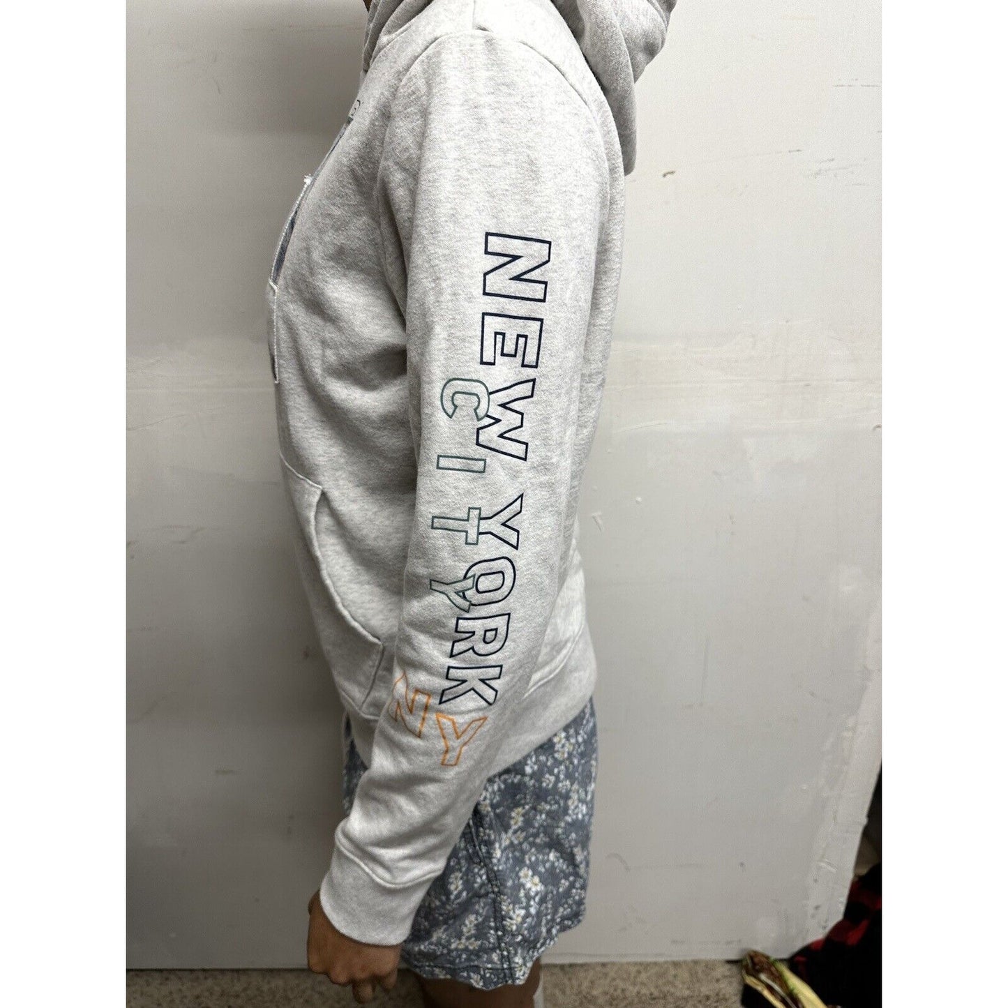 Men’s Small Grey Aeropostale Hoodie New York