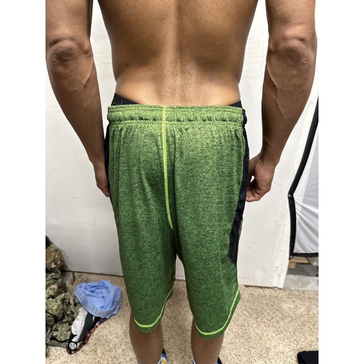 Men’s Green Large Under Armour Athletic Shorts