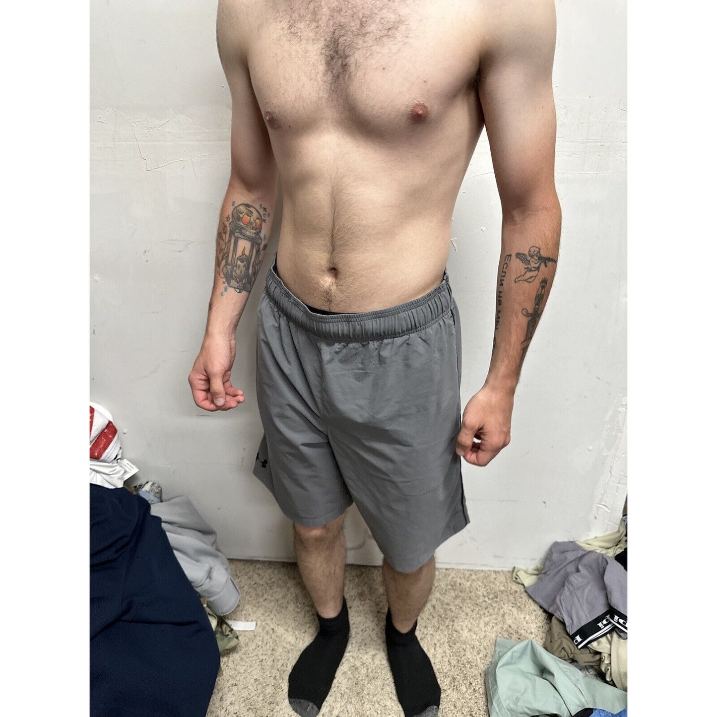 Men’s Large Under Armour Gray Shorts With Pockets Athletic