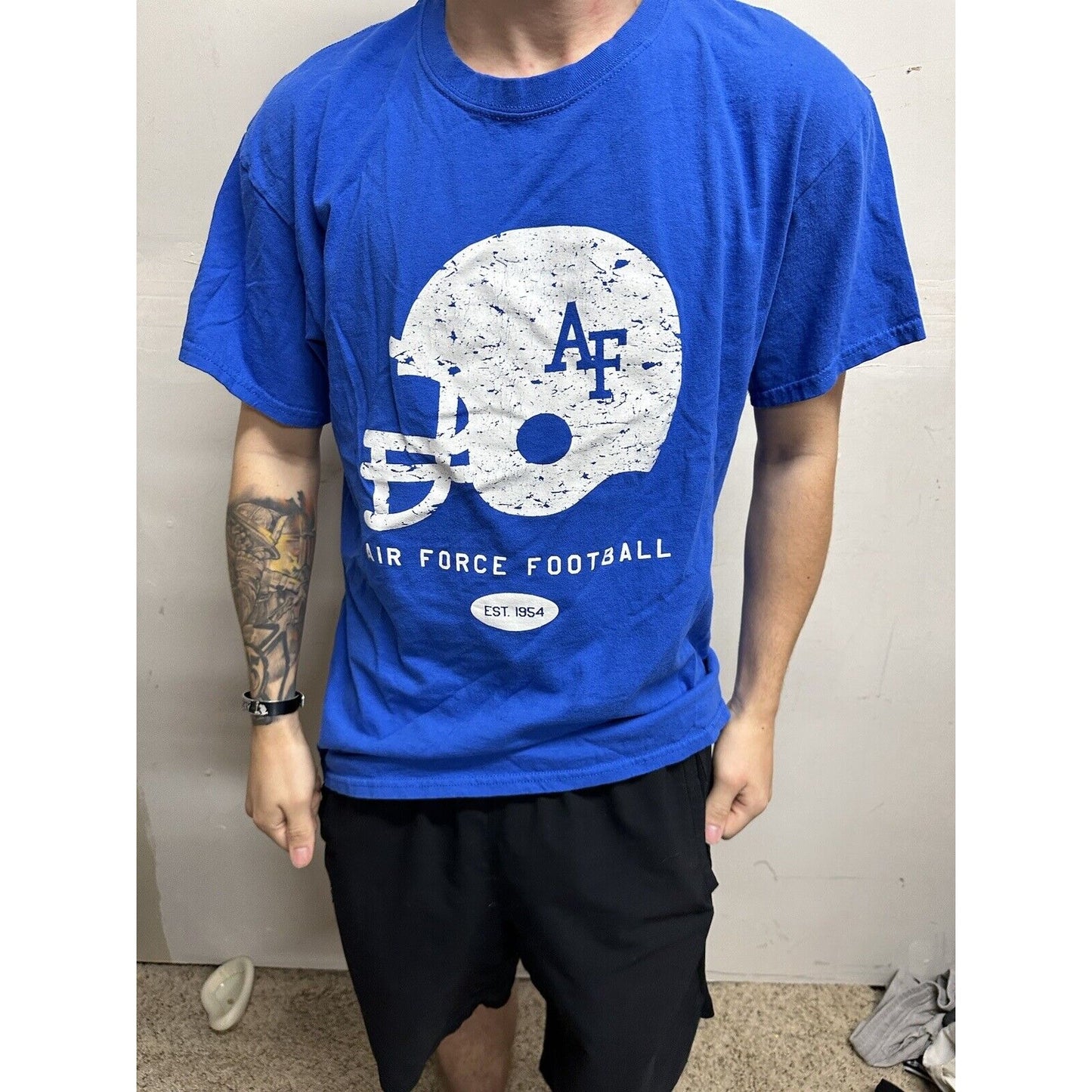 Men’s Gildan Blue Large Air Force Football Falcons Tshirt