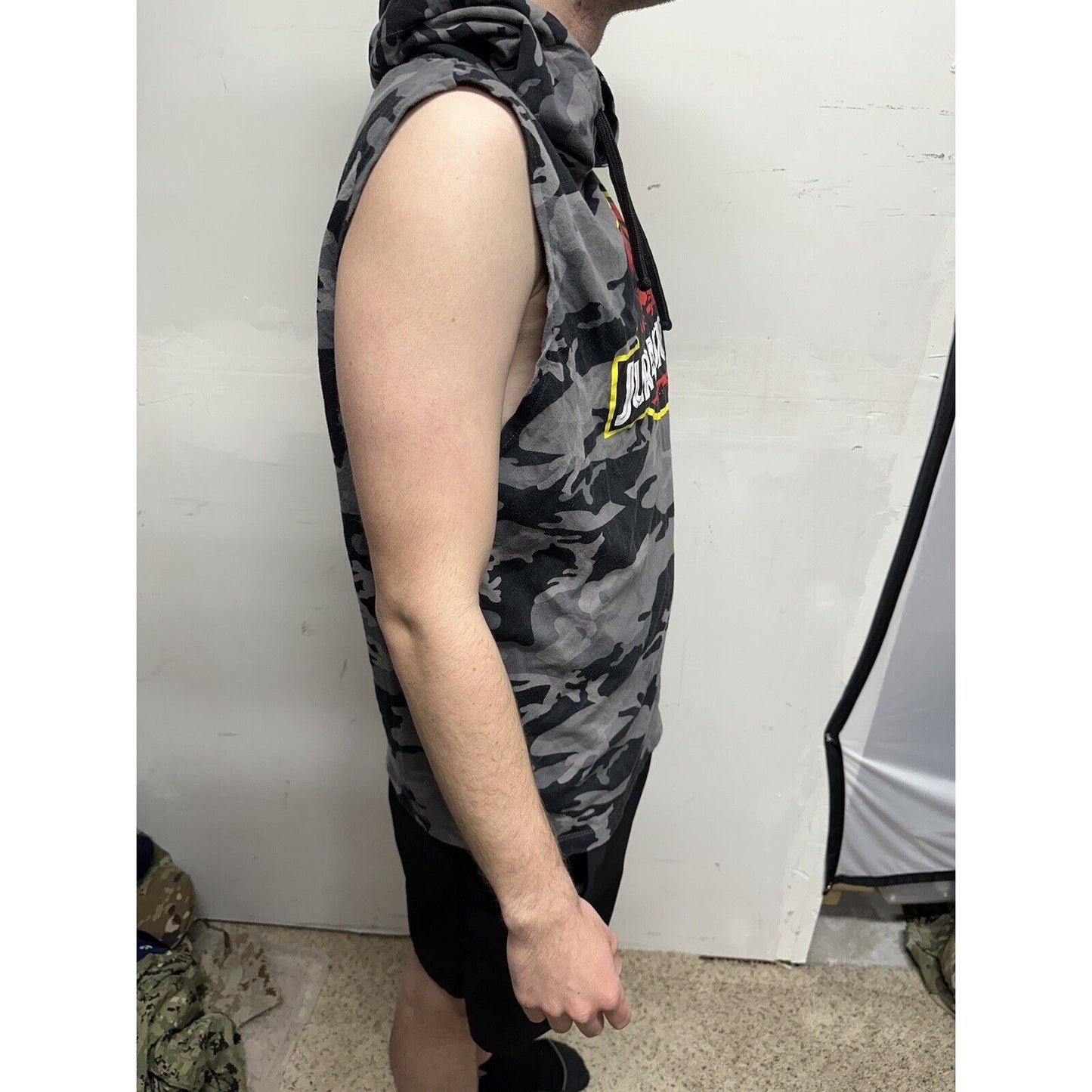 Teen boys 2XL Grey Hoodie Jurassic Park Sleeveless