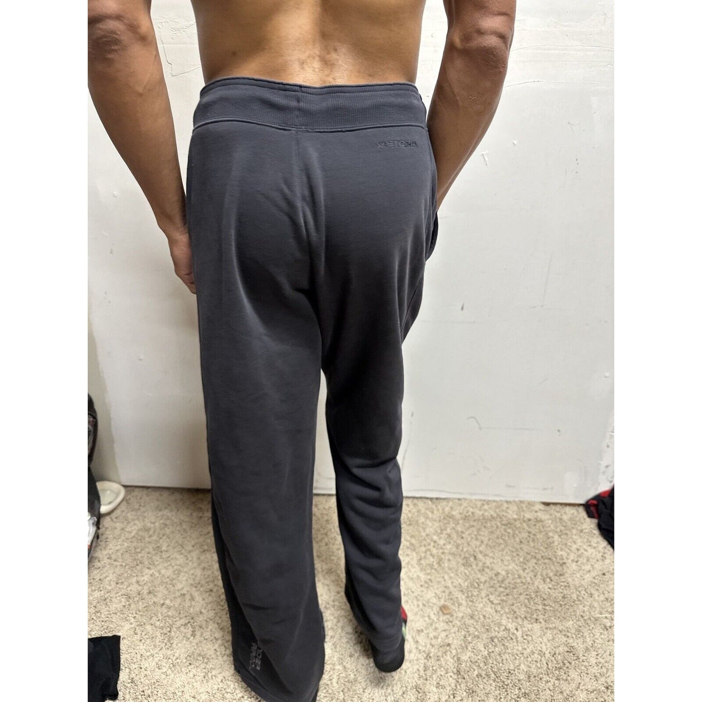 Men’s Black Medium Under Armour Storm Sweat Pants