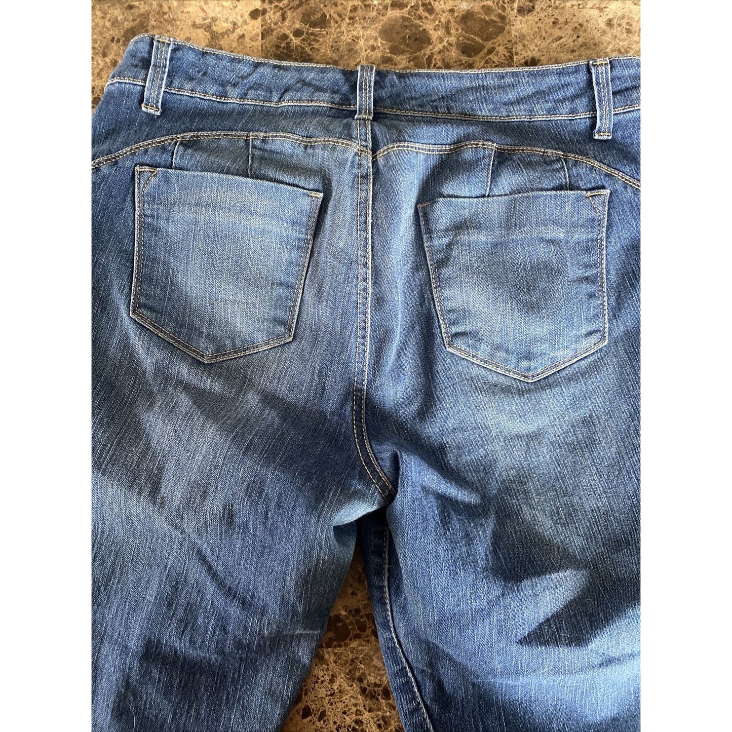 Nine West Women’s Size 12/30 Average Cotton Stretch Denim Capri Jeans