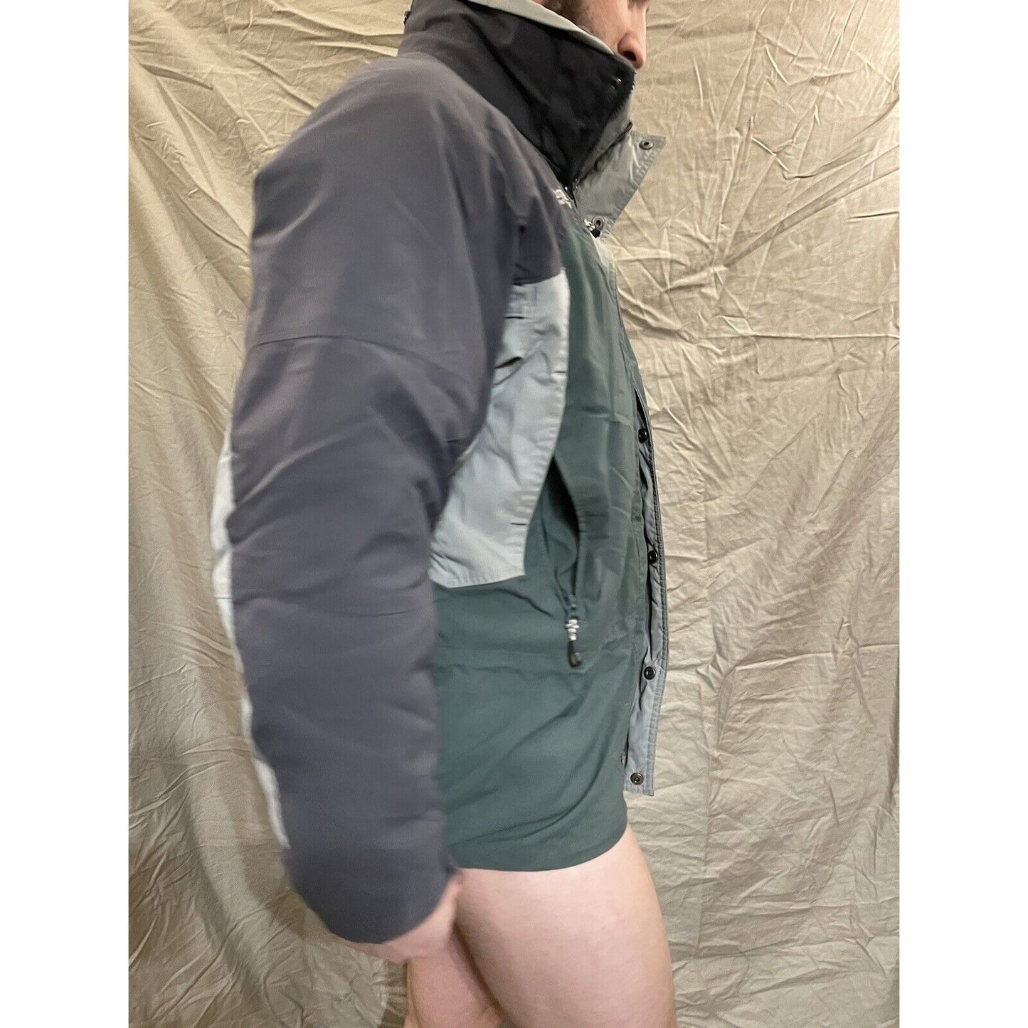 Men's Columbia Core Interchange Large green and gray Snow Jacket Zip And Buttons