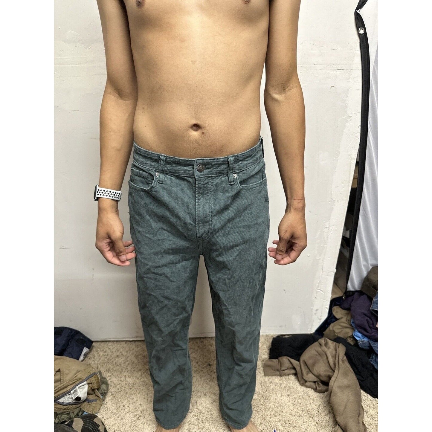 American Eagle 90s Straight Pants Green Corduroy Women's Size 8 Reg Mom Straight