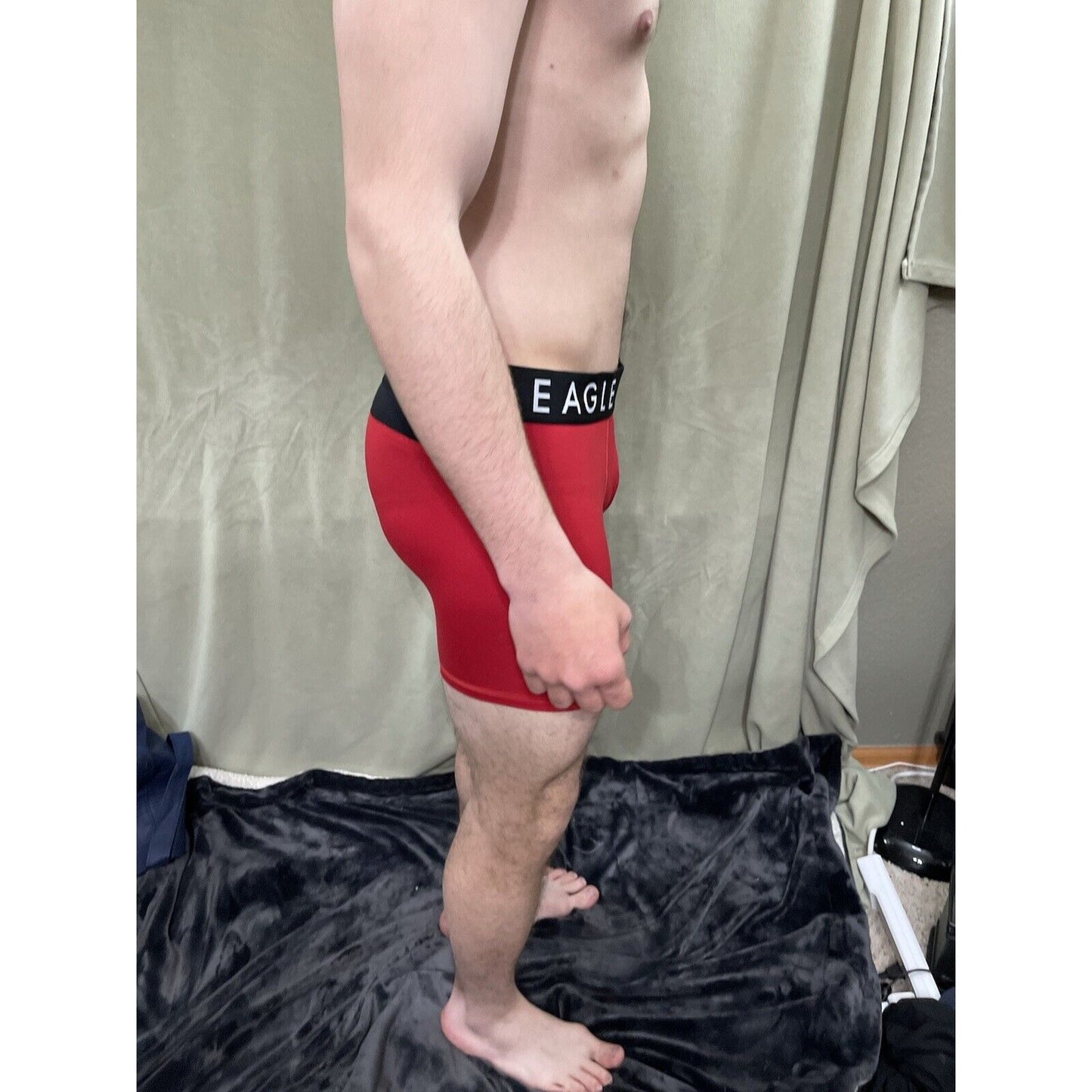 Men’s Red American Eagle Flex Mesh Compression Shorts Medium New