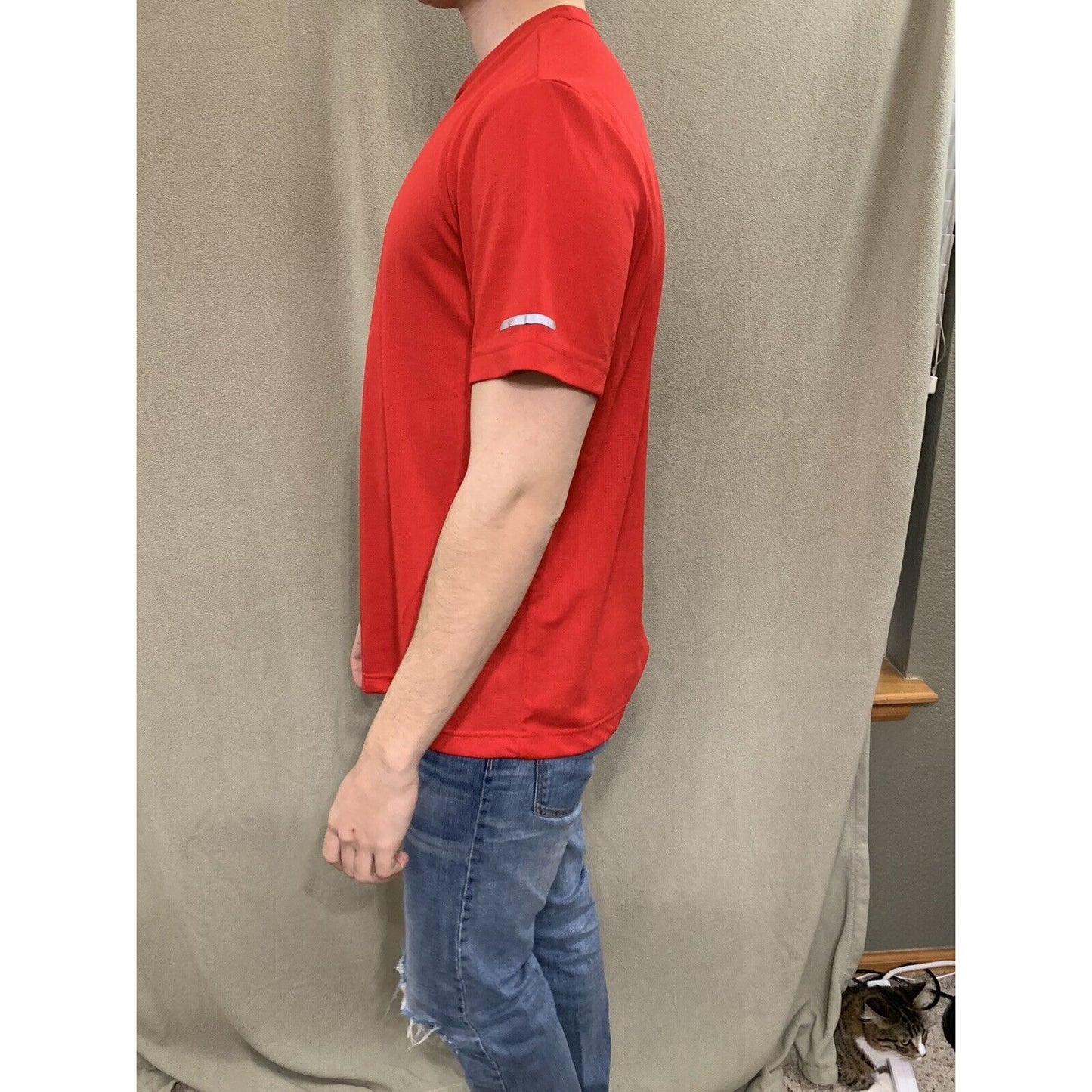 Athletic Works Mens Medium Regular Fit Quick Dry Tee Shirt Red