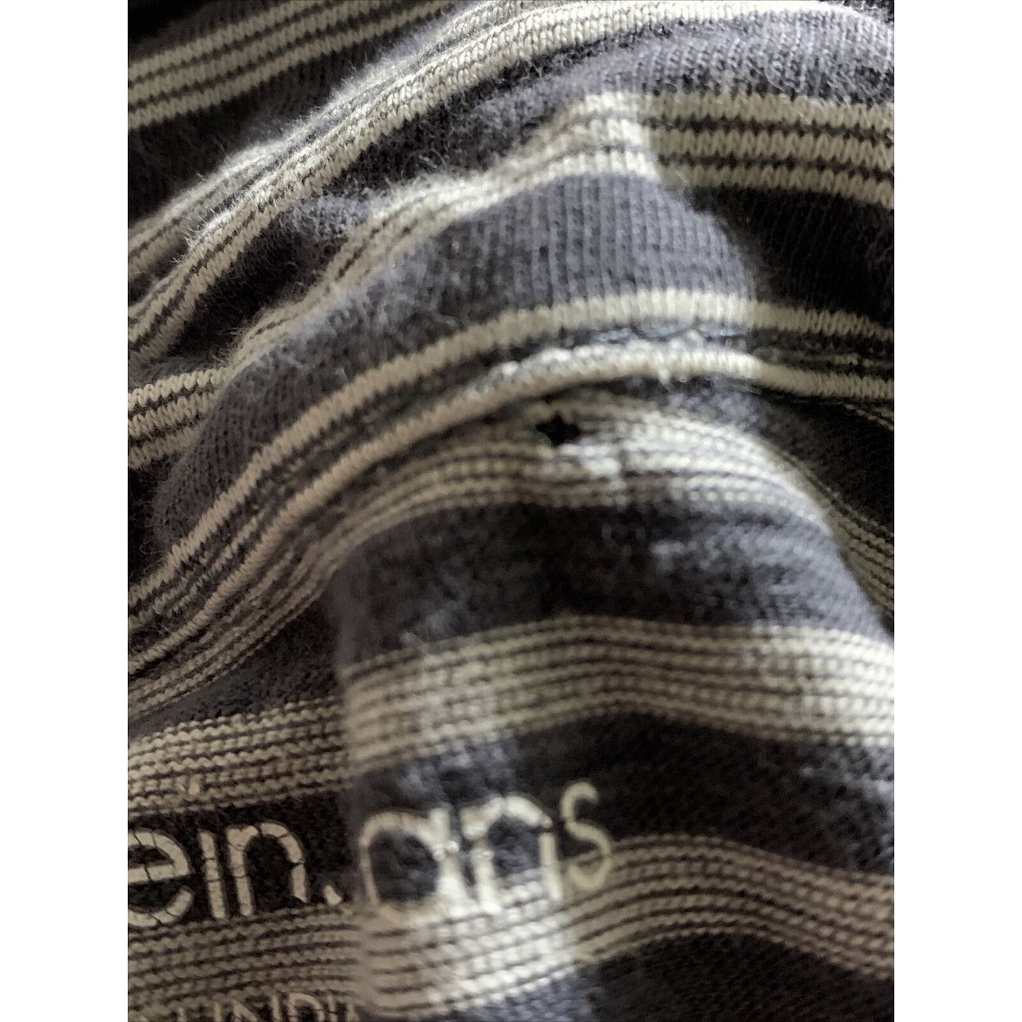 Men's Calvin Klein Jeans Short Sleeve T-Shirt Striped Size Large Black/Gray