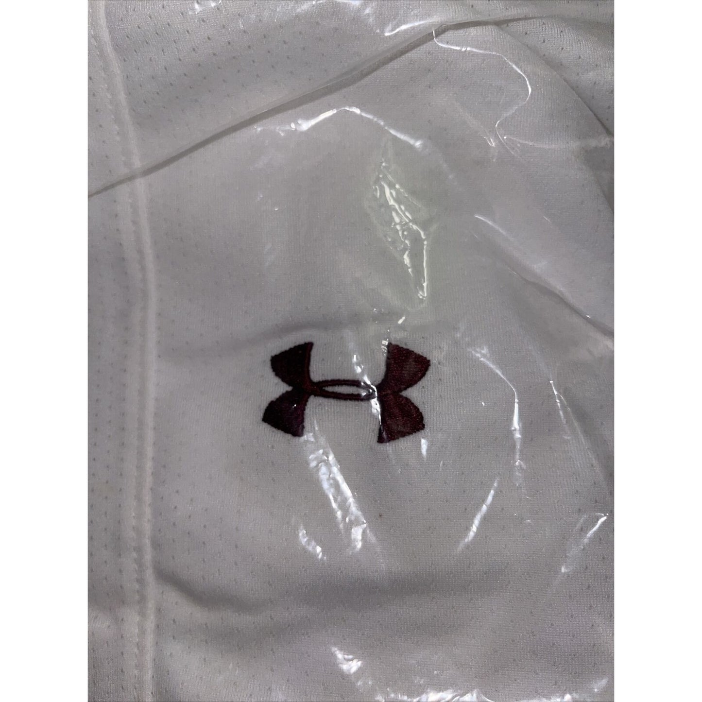 Boy's under armour Youth XL white and Maroon Lacrosse style shorts no pockets