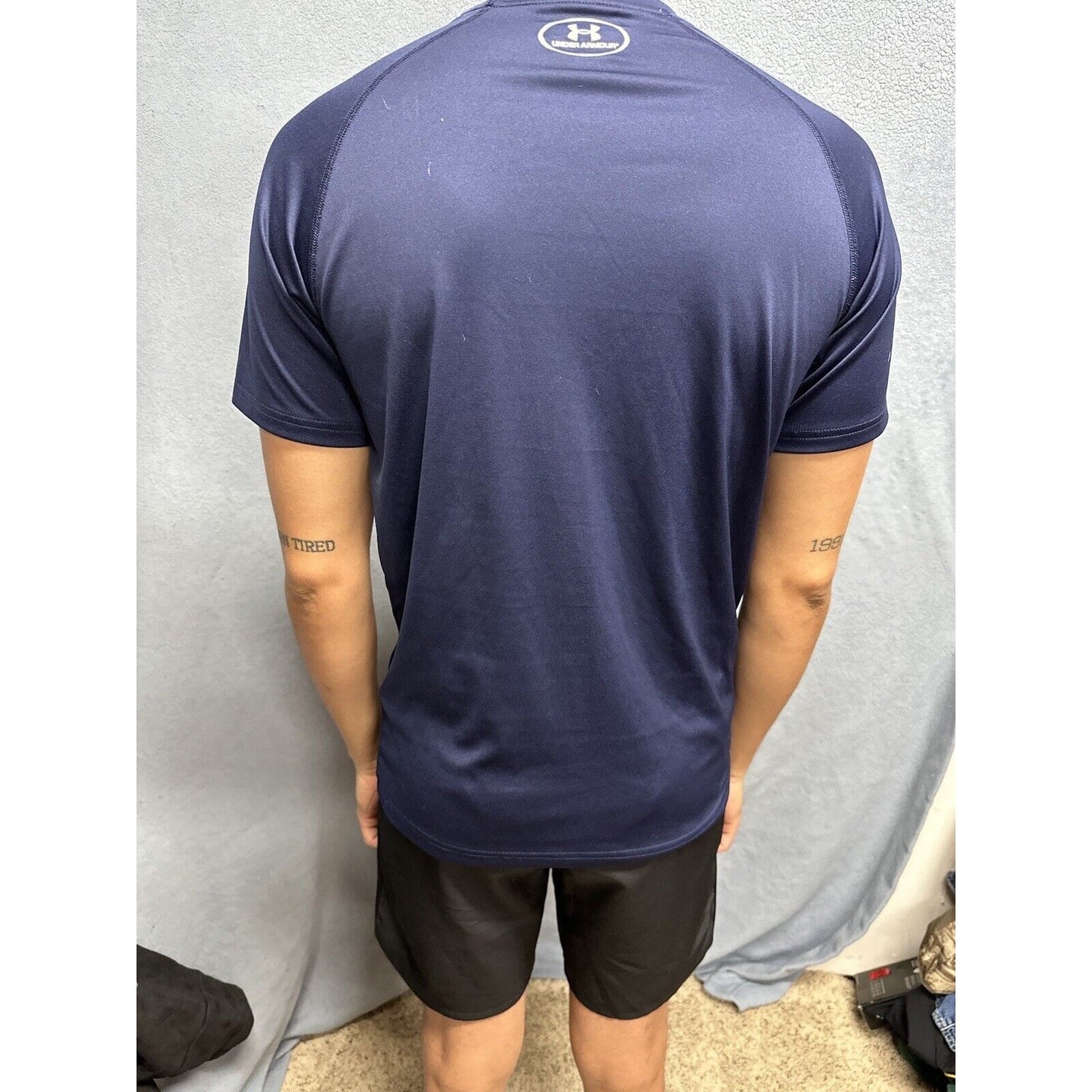 Men’s Dark Blue Small Loose Under Armour Heatgear Short Sleeve Athletic Tshirt