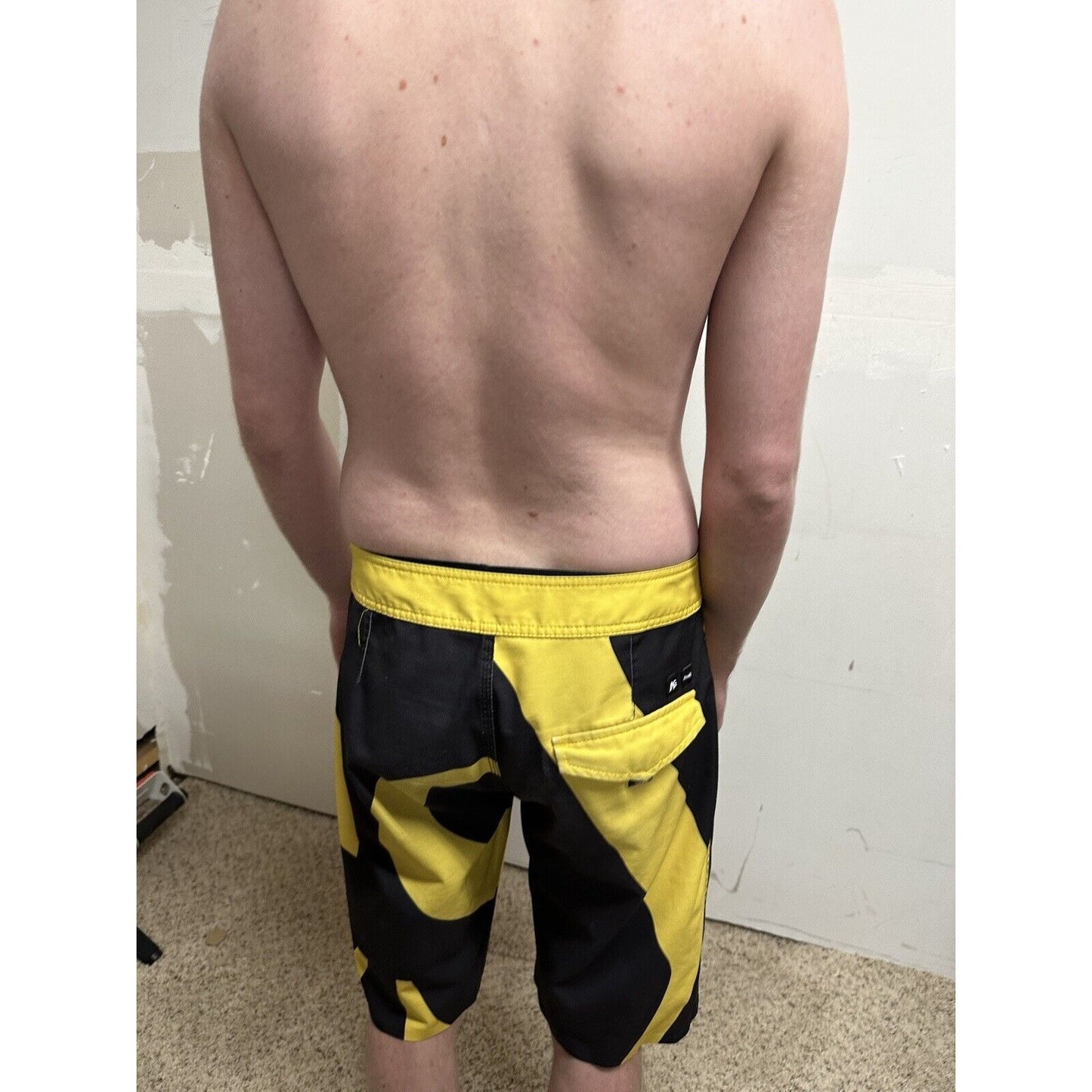 men’s analog skze 33 design unlikely futures yellow and black board shorts