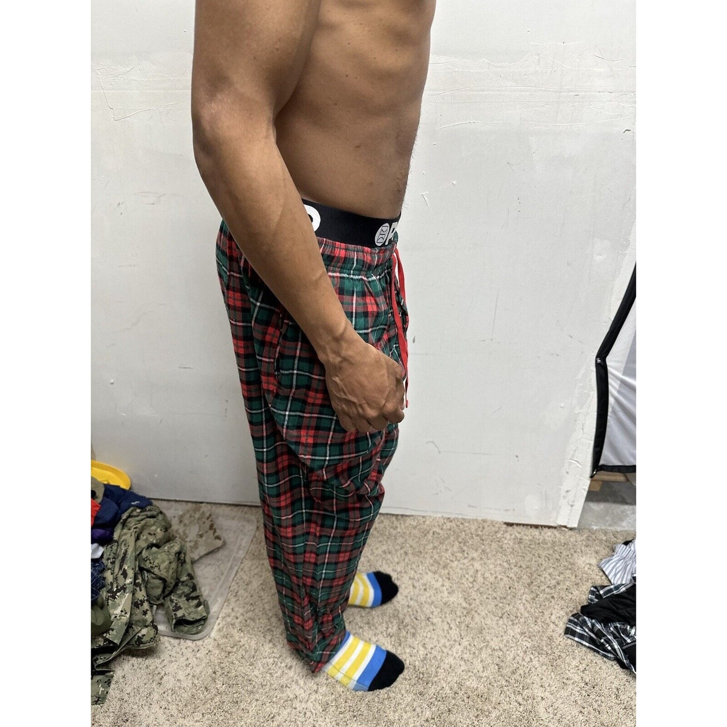 Men’s Red And Green Plaid Pajamgram Large Lounge Pants Pajamas