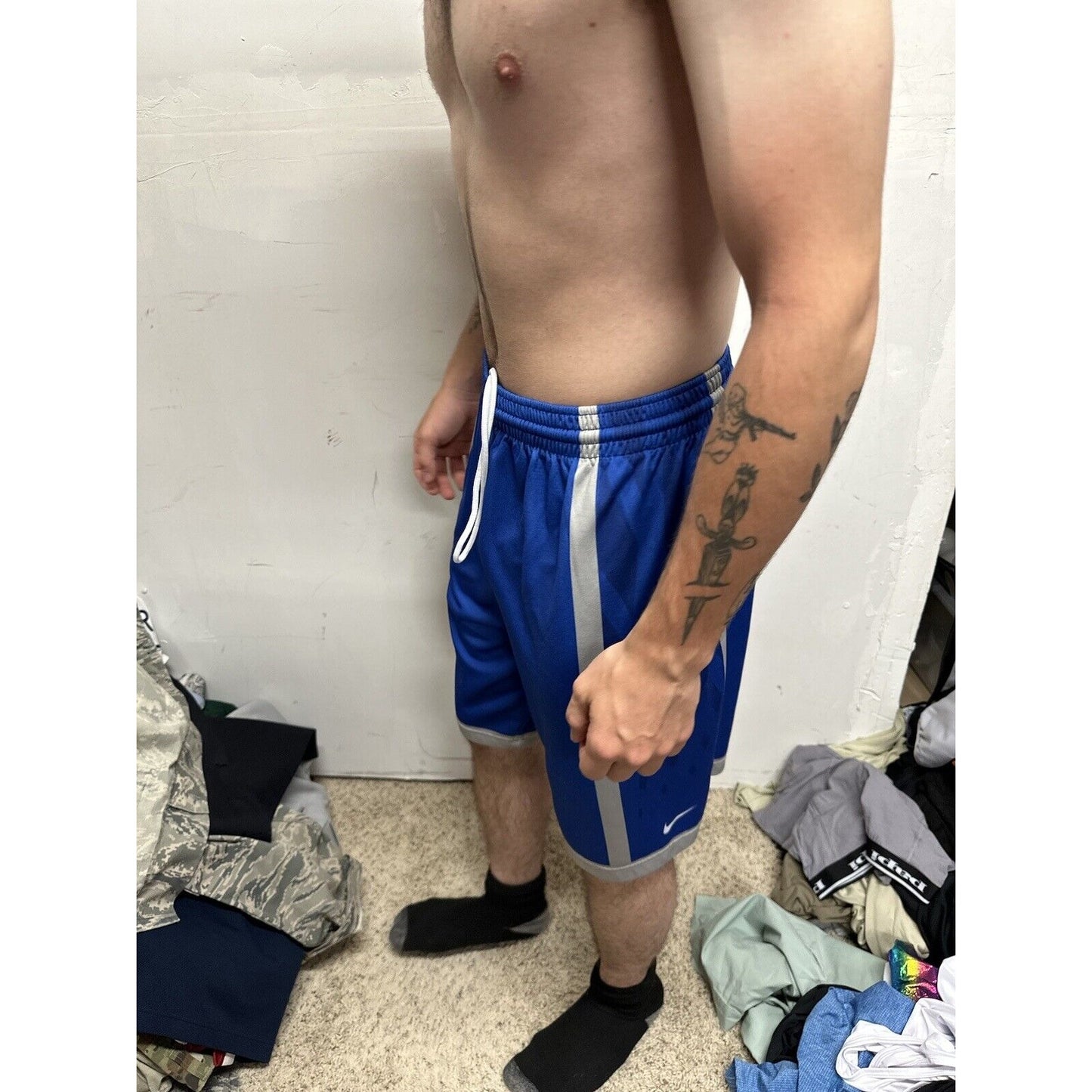 Men’s Blue Nike Medium Shorts Athletic No Pockets