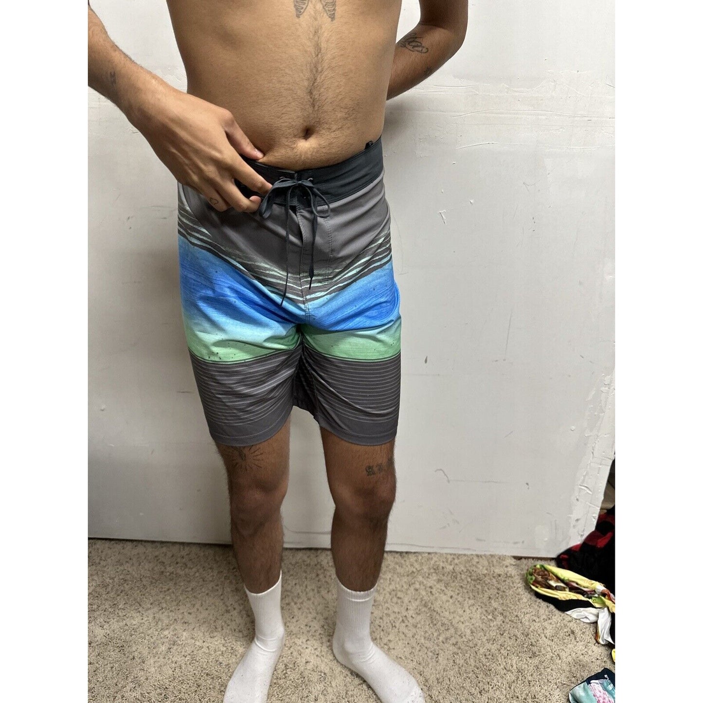 Men’s Hurley Size 34 Board Shorts Swim Trunks Gray Blue Striped