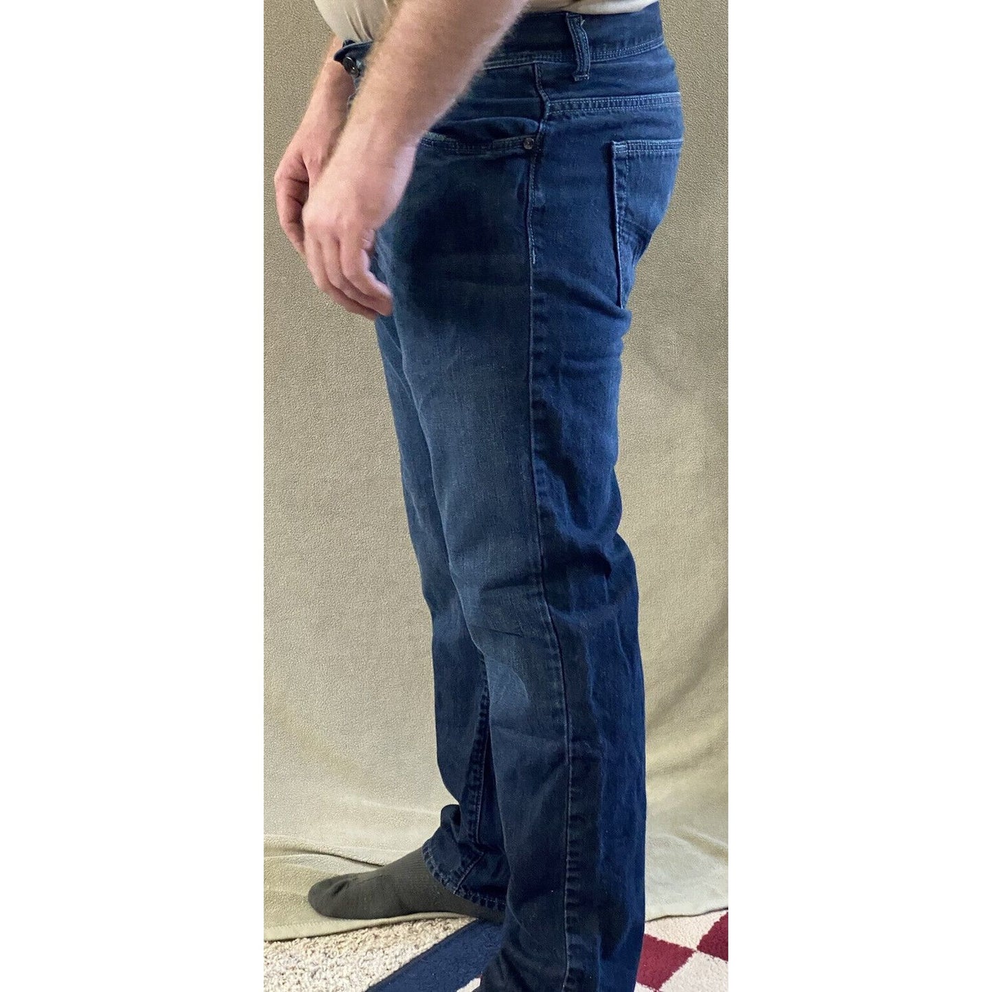 DKNY Men's size 34x30 Dark-wash Blue Relaxed Fit Cotton Denim Jeans