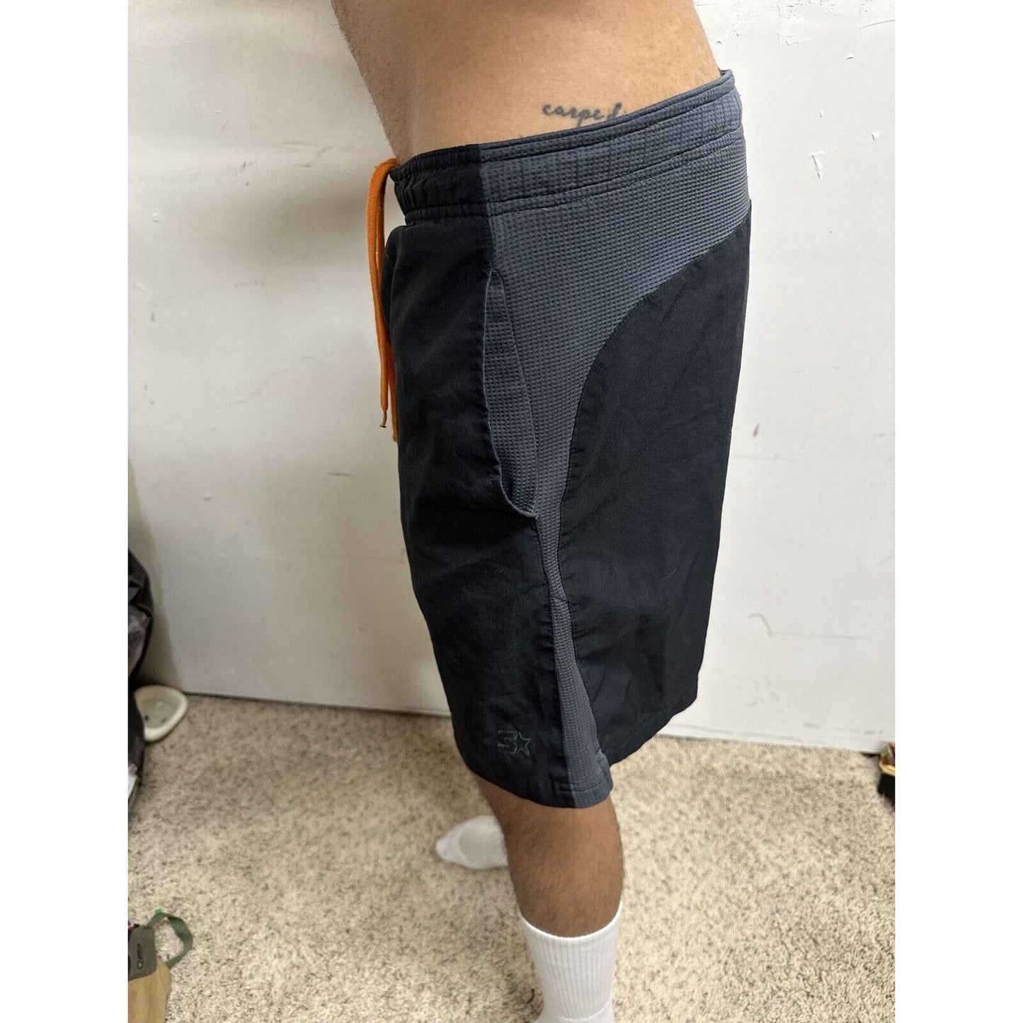 Men’s Small Black Starter Athletic Shorts