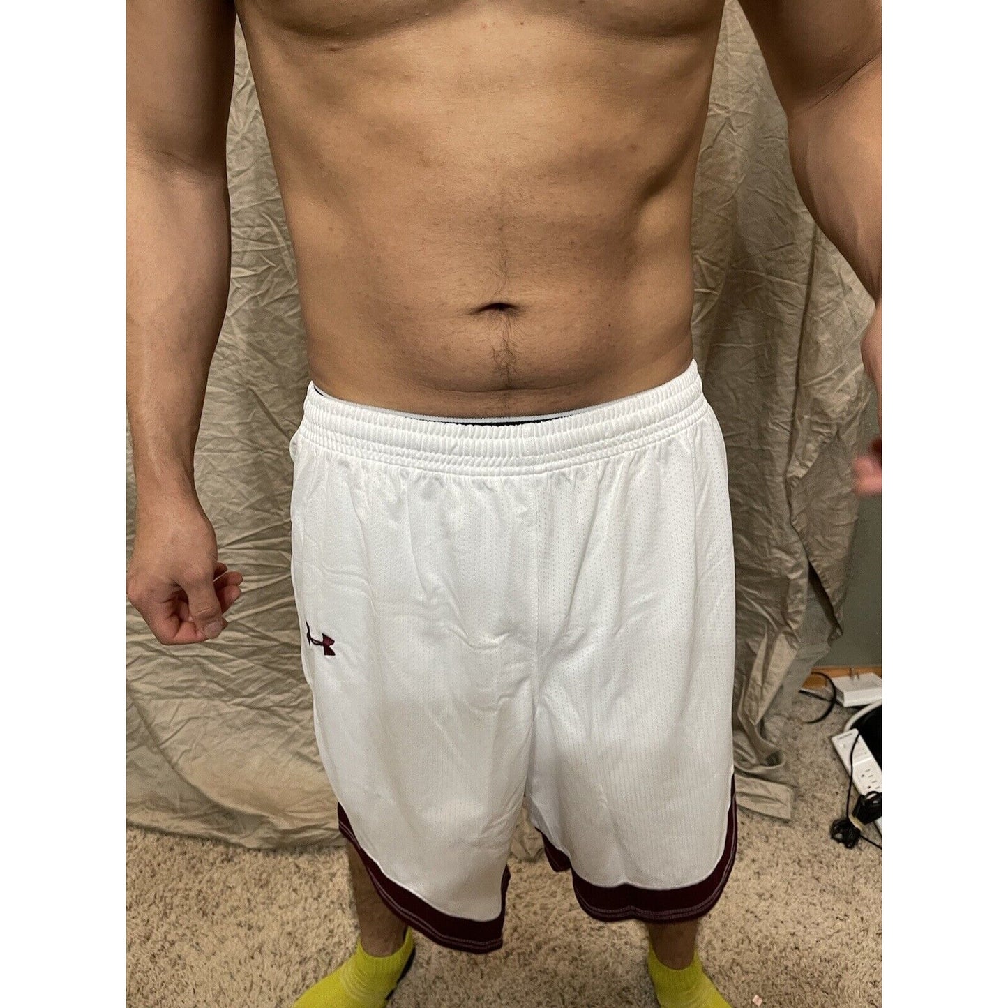 Boy's under armour Youth XL white and Maroon Lacrosse style shorts no pockets