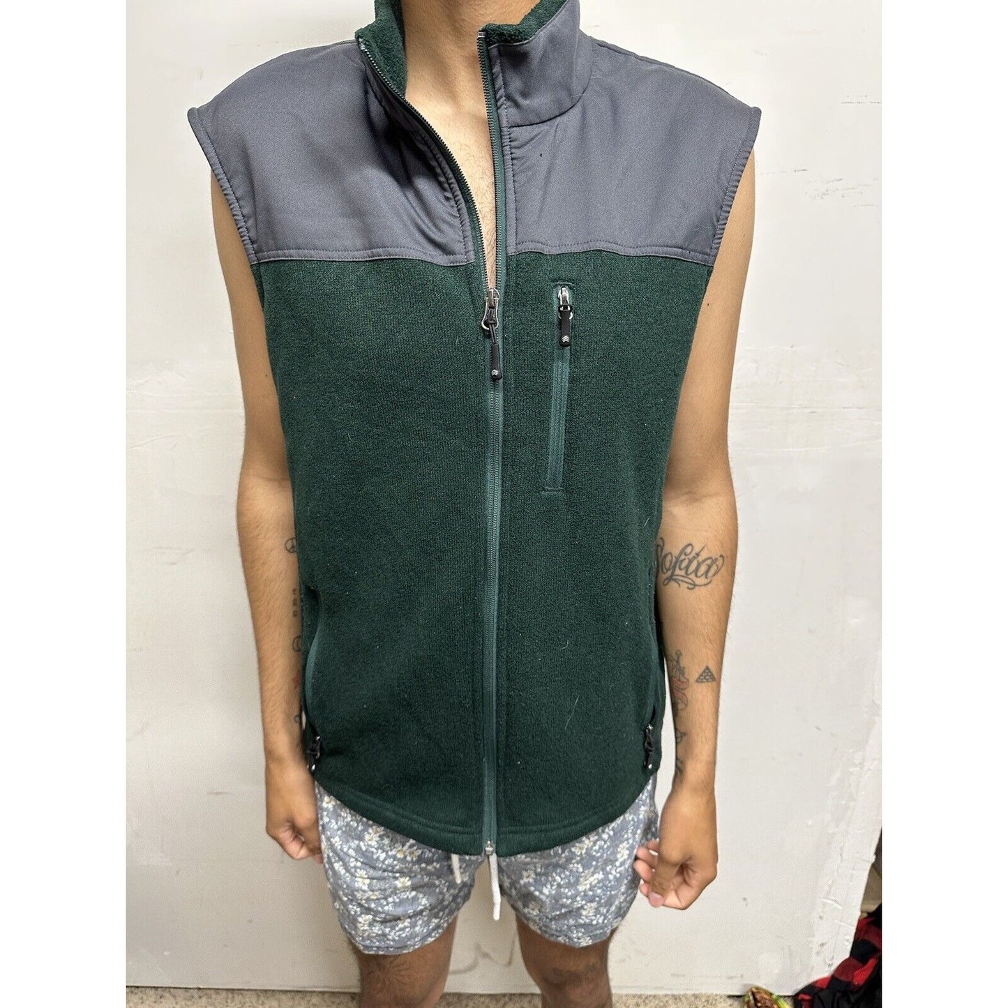Men’s Large Green Solaris Sleeveless Vest Full Zip