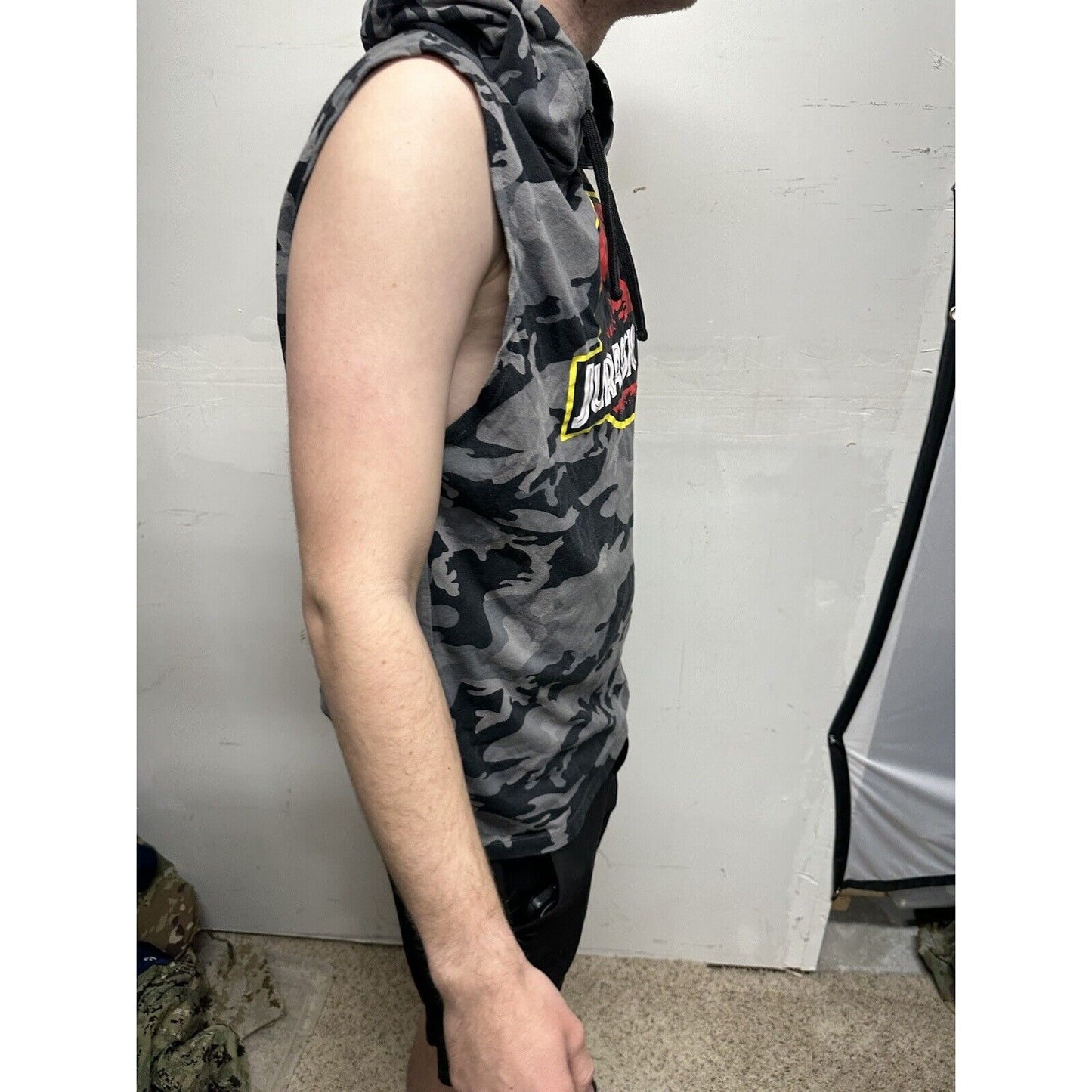Teen boys 2XL Grey Hoodie Jurassic Park Sleeveless