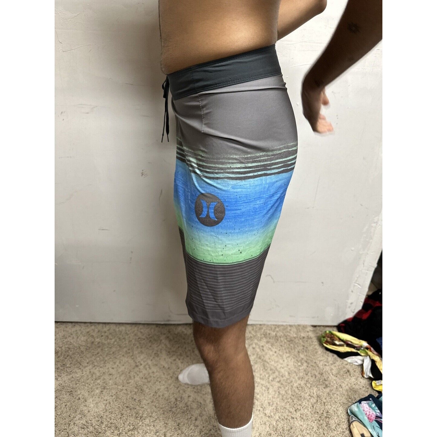Men’s Hurley Size 34 Board Shorts Swim Trunks Gray Blue Striped