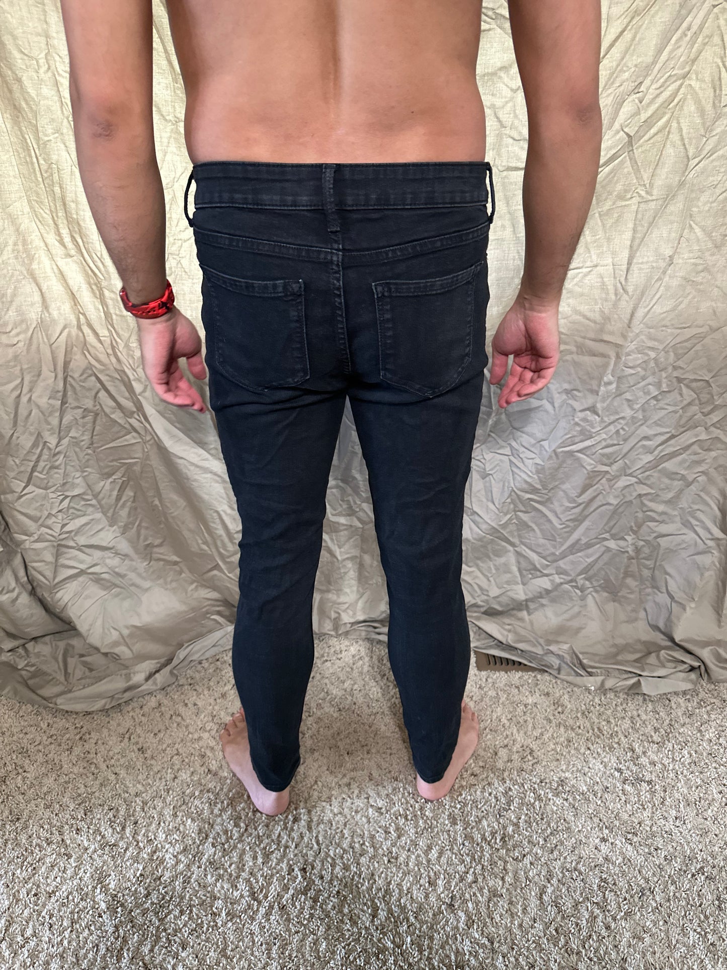 Women’s black super skinny size 8 mid-rise old navy jeans