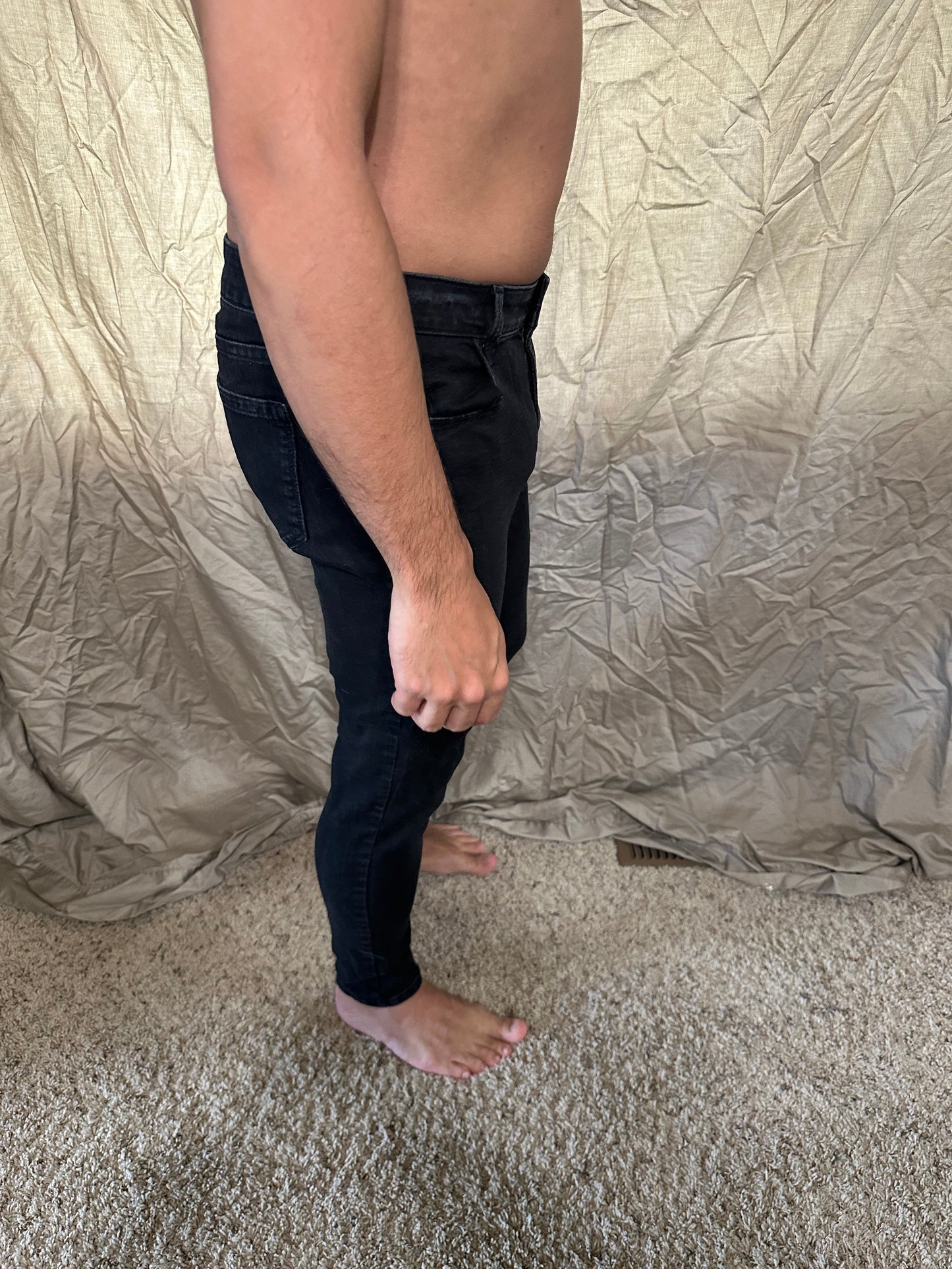 Women’s black super skinny size 8 mid-rise old navy jeans
