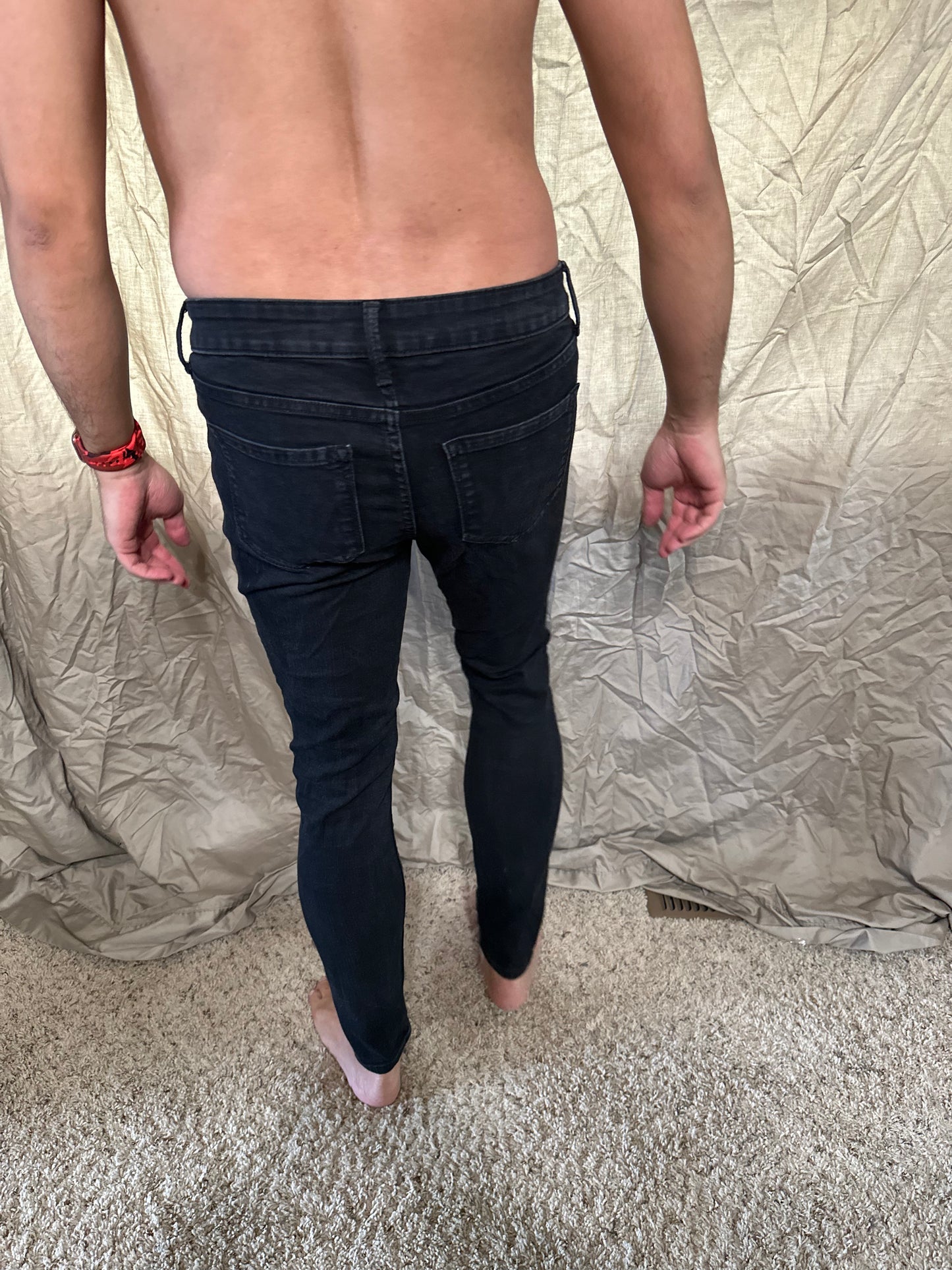 Women’s black super skinny size 8 mid-rise old navy jeans