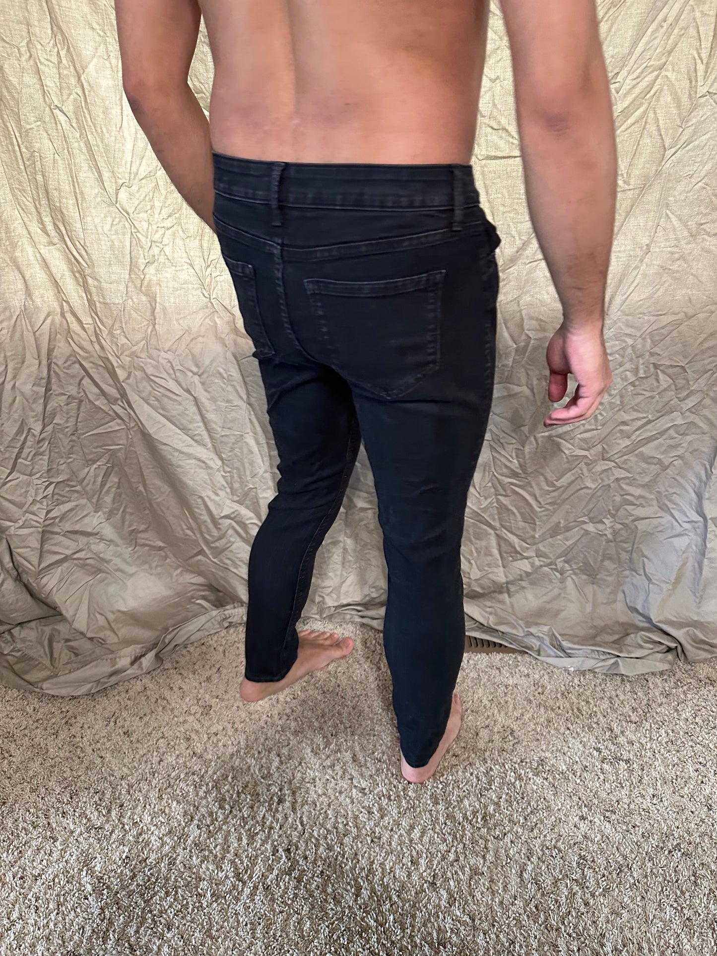 Women’s black super skinny size 8 mid-rise old navy jeans