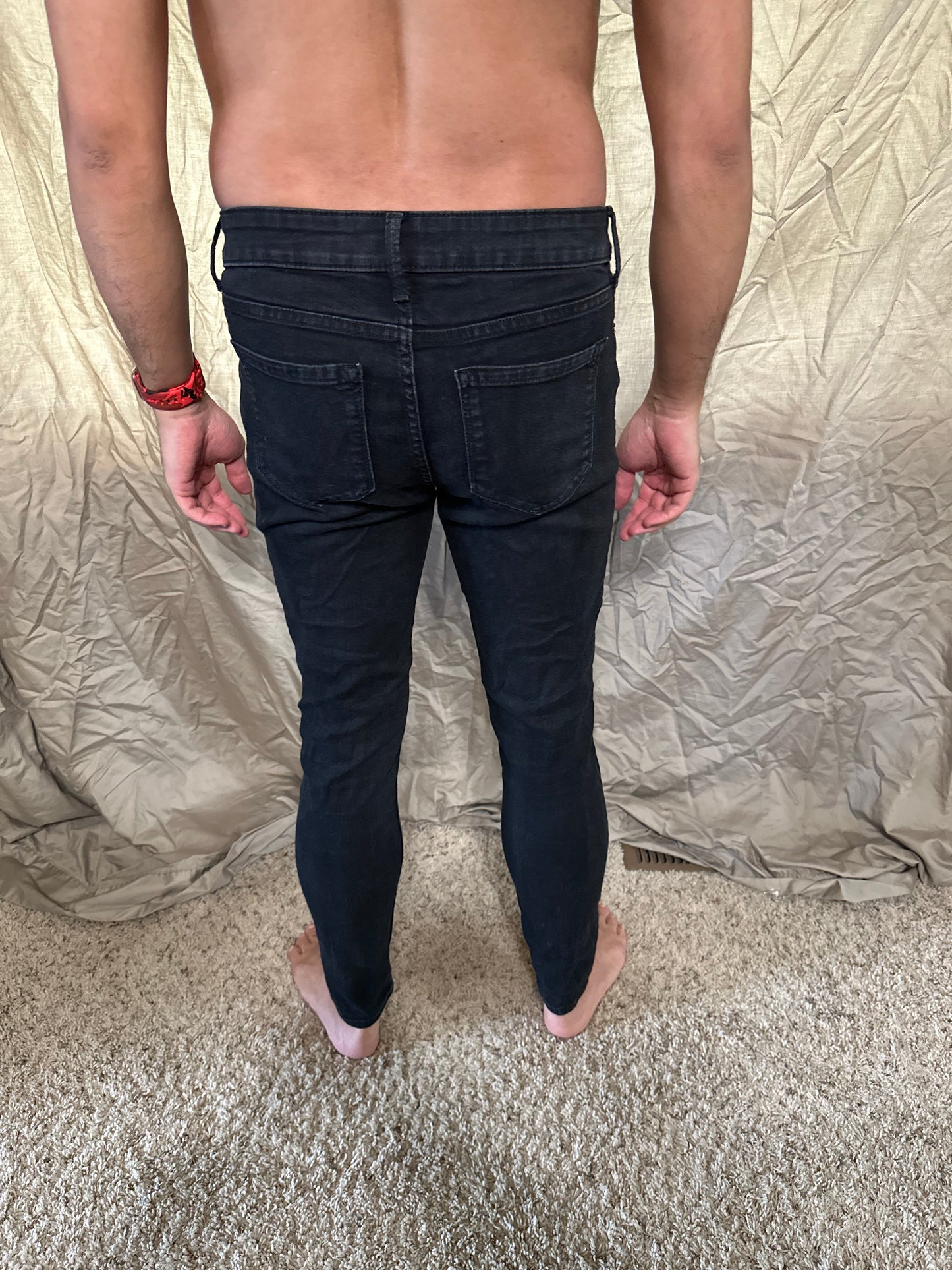 Women’s black super skinny size 8 mid-rise old navy jeans