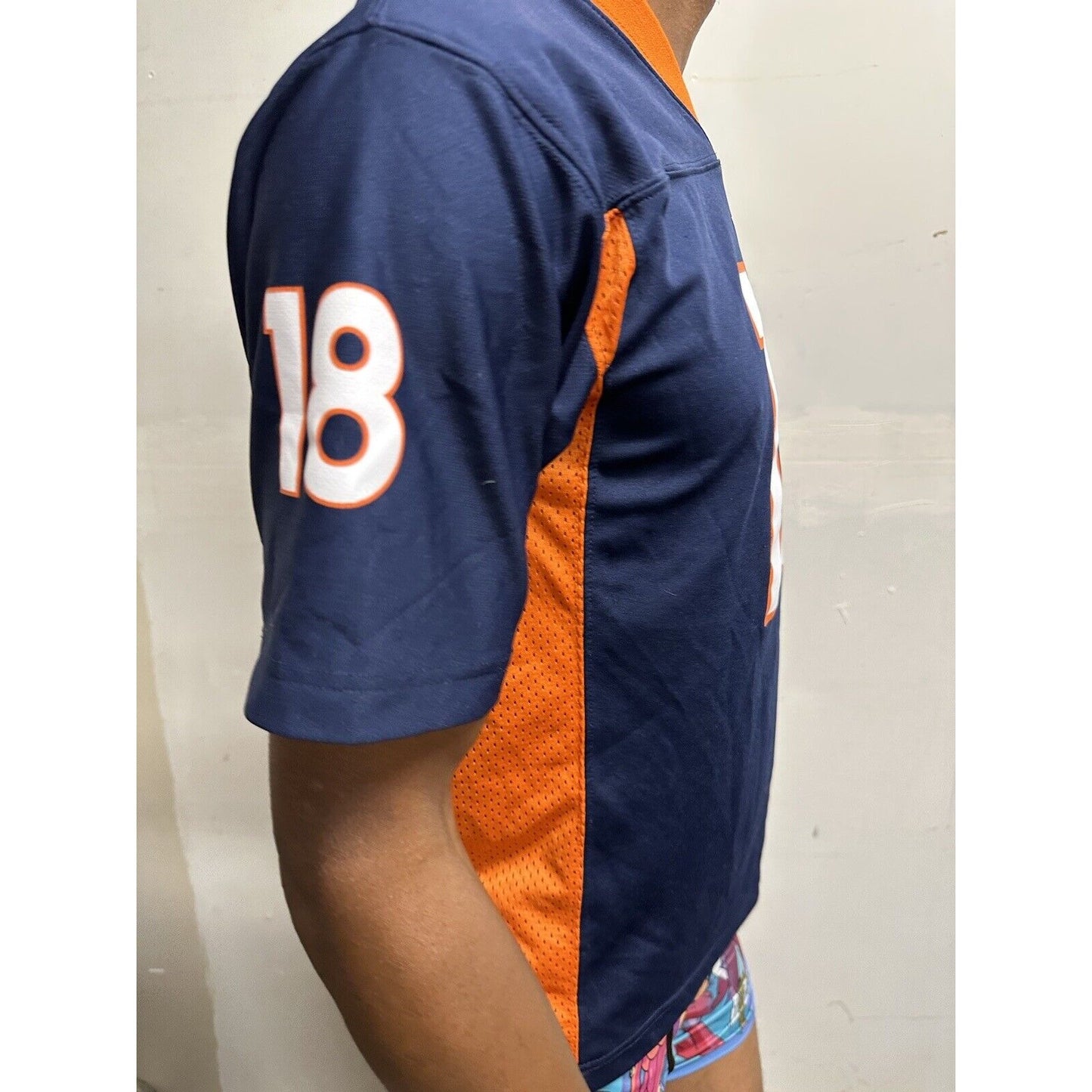 NFL Denver Broncos Peyton Manning 18 Kids Jersey Size Youth Large 14-16