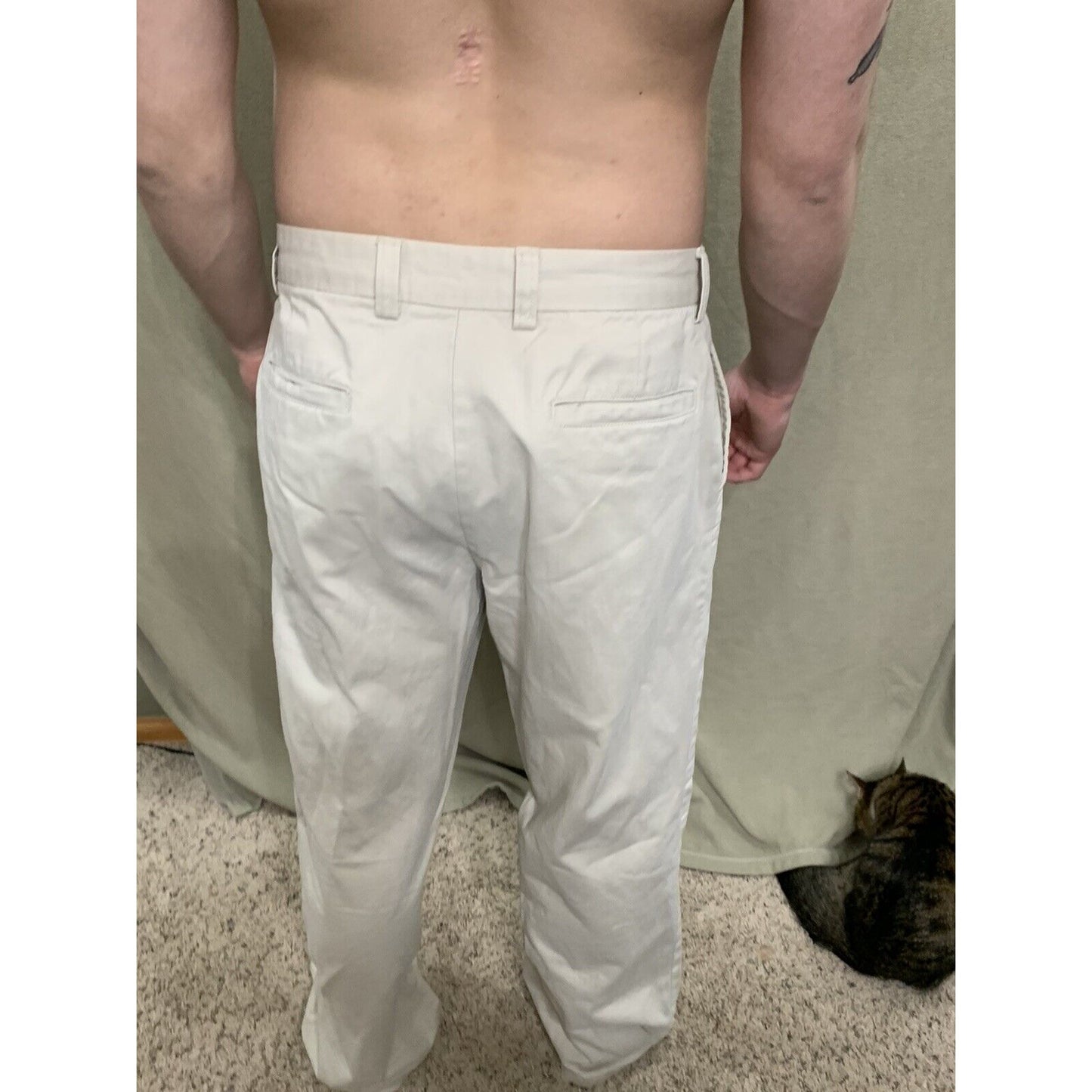 GAP Khaki Pants For Men 33x32 100% Cotton