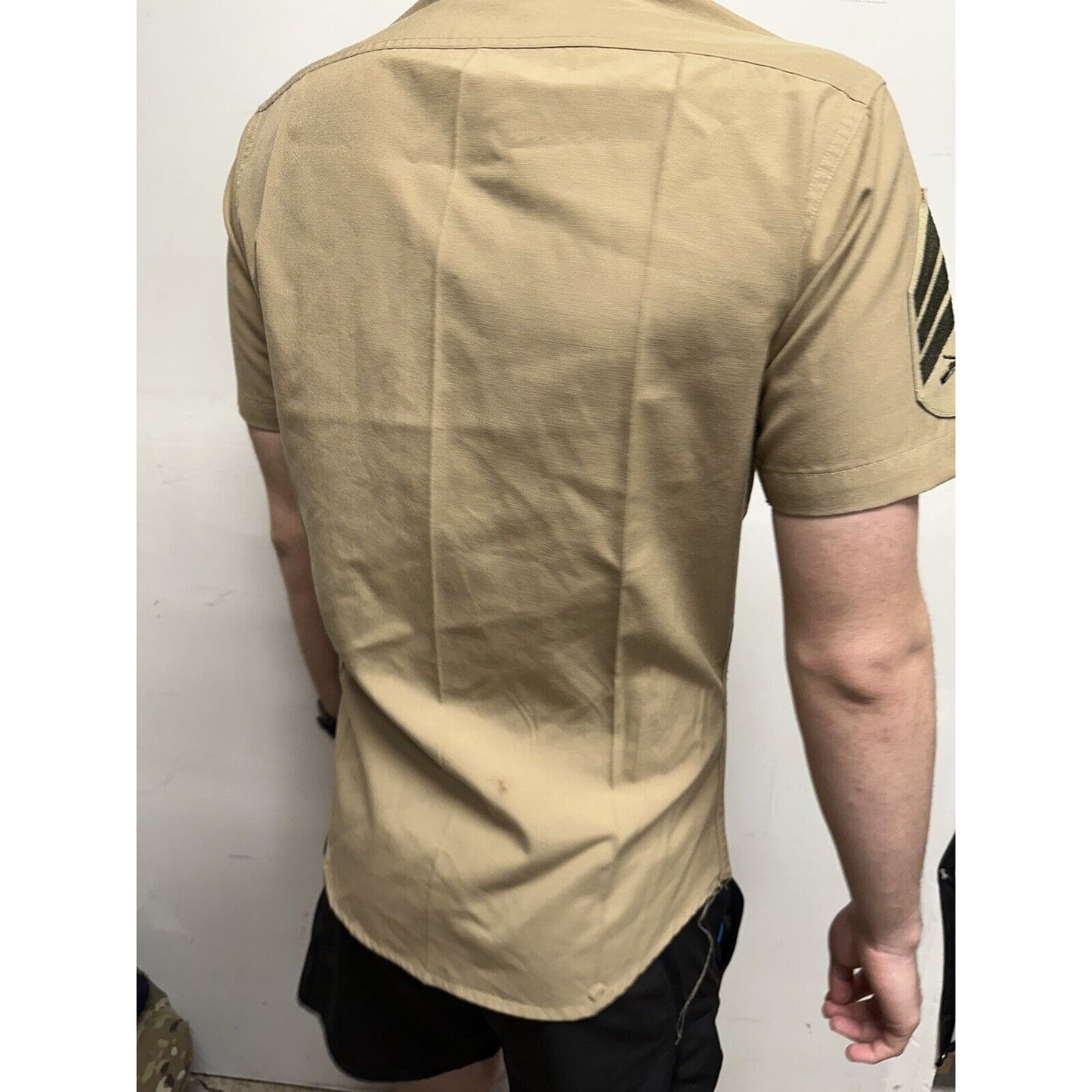 Men’s Medium Usmc Marine Button Up Uniform Shirt
