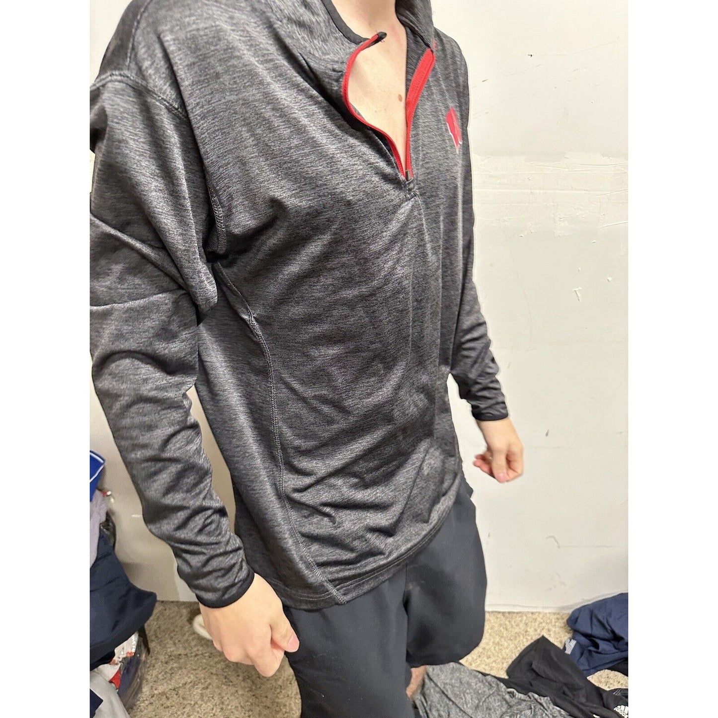 Men’s Gray University Of Wisconsin Colosseum Small 1/4 Zip Pullover Jacket