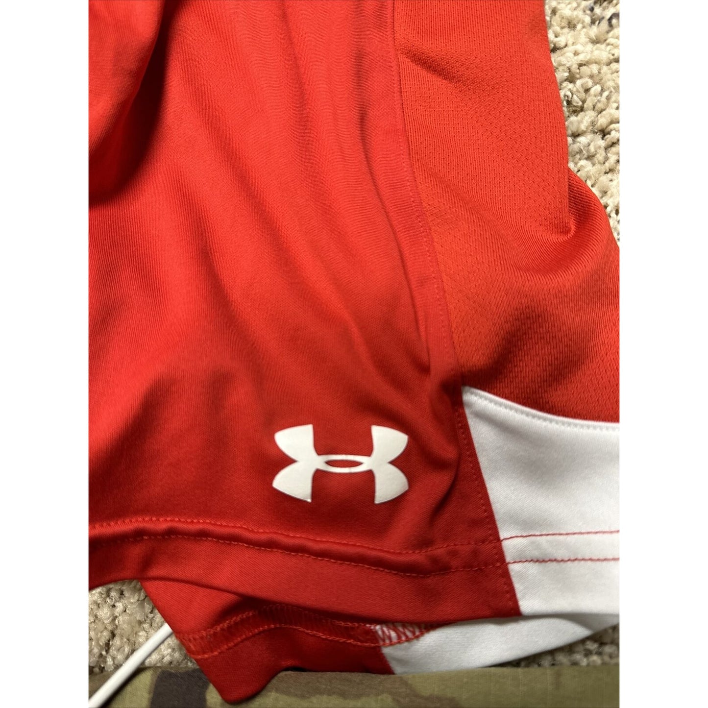 men’s medium under armour red and white athletic shorts