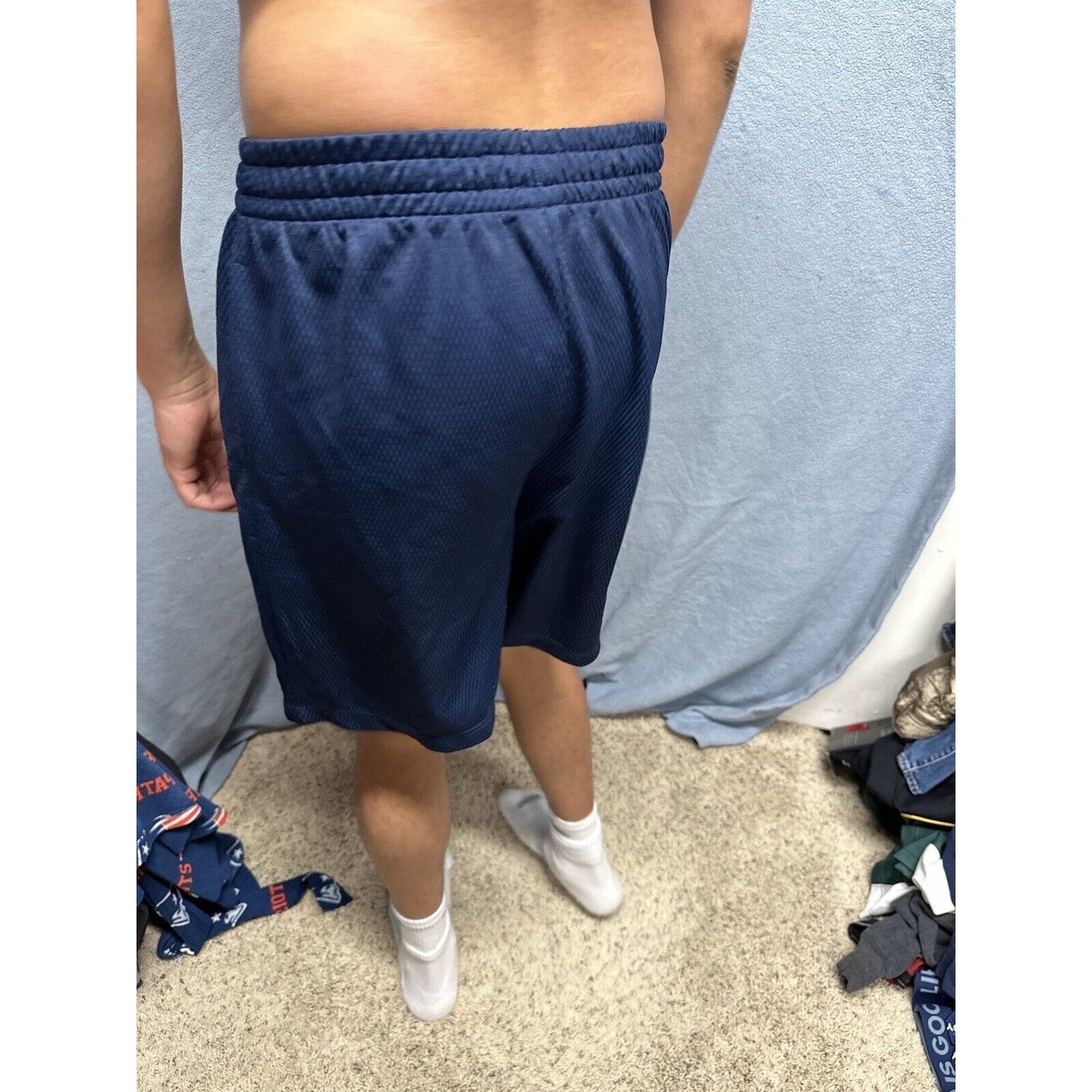 Men’s Dark Blue Athletic Works Medium Shorts 32-34 With Pockets