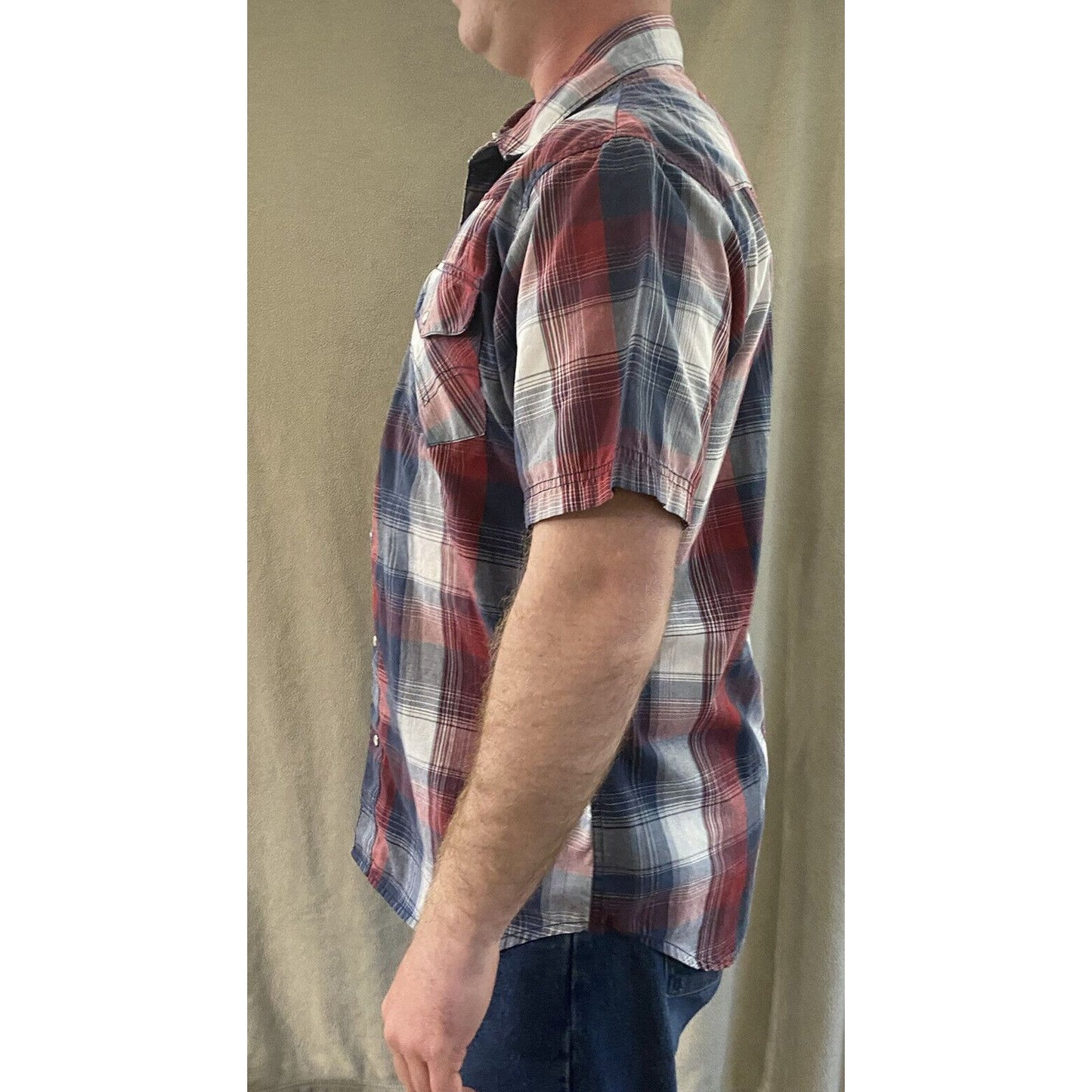Levi’s Men’s XL Modern Fit Red Blue White Plaid Short Sleeves Button-down Shirt