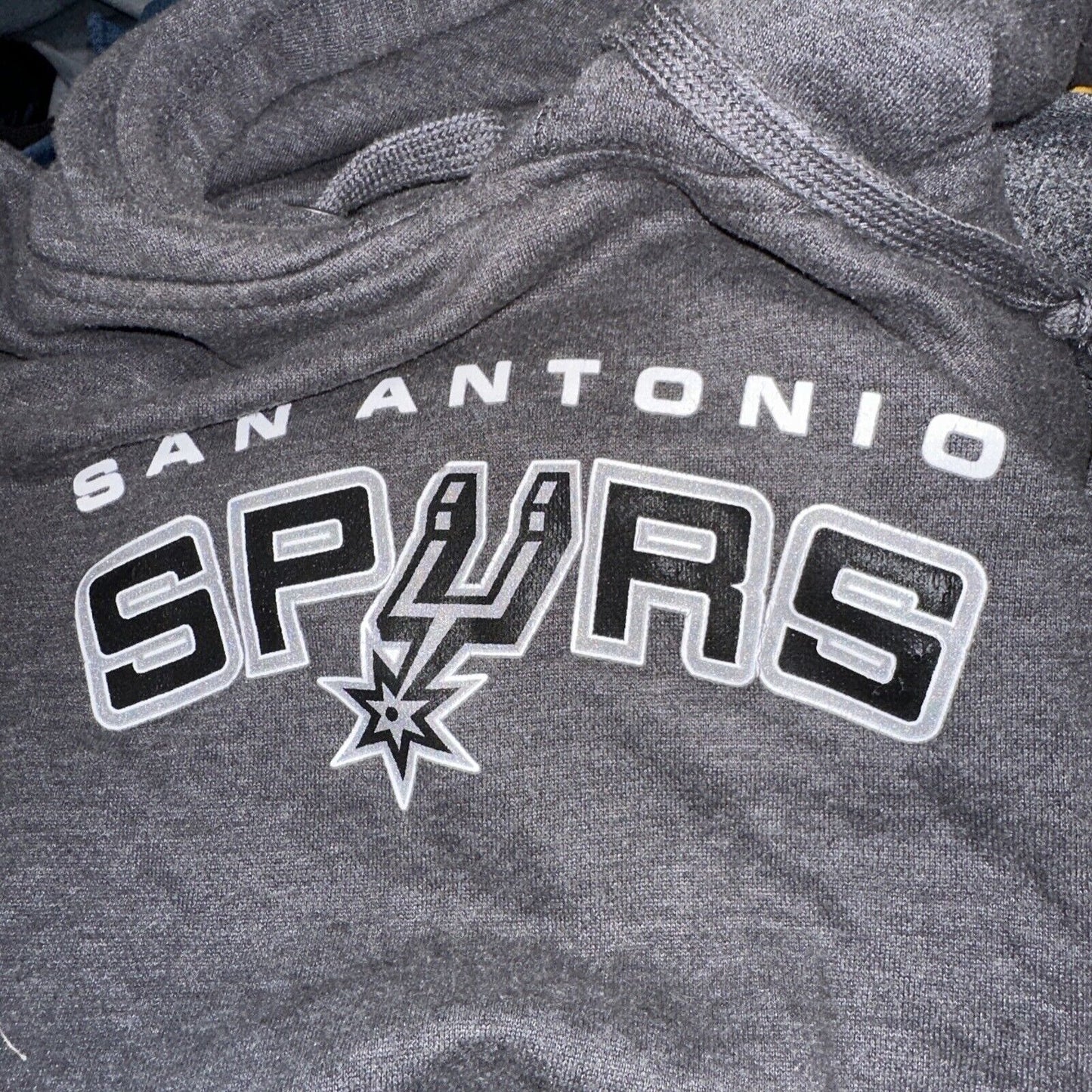 Men’s Large Gray NBA Store Pullover Hoodie San Antonio Spurs Garcia #5