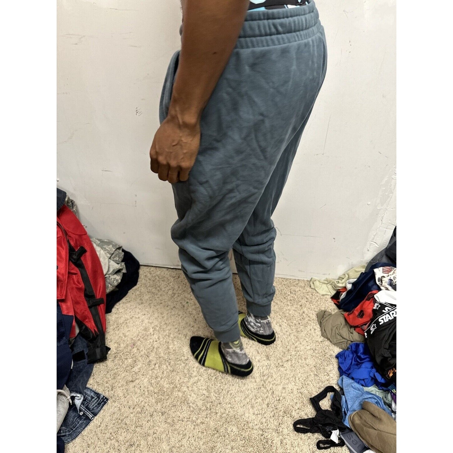 Men’s Large Gray Puma Sweatpants With Pockets